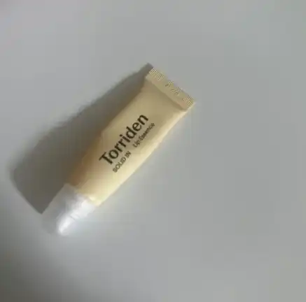 솔리드인 세라마이드 립 에센스