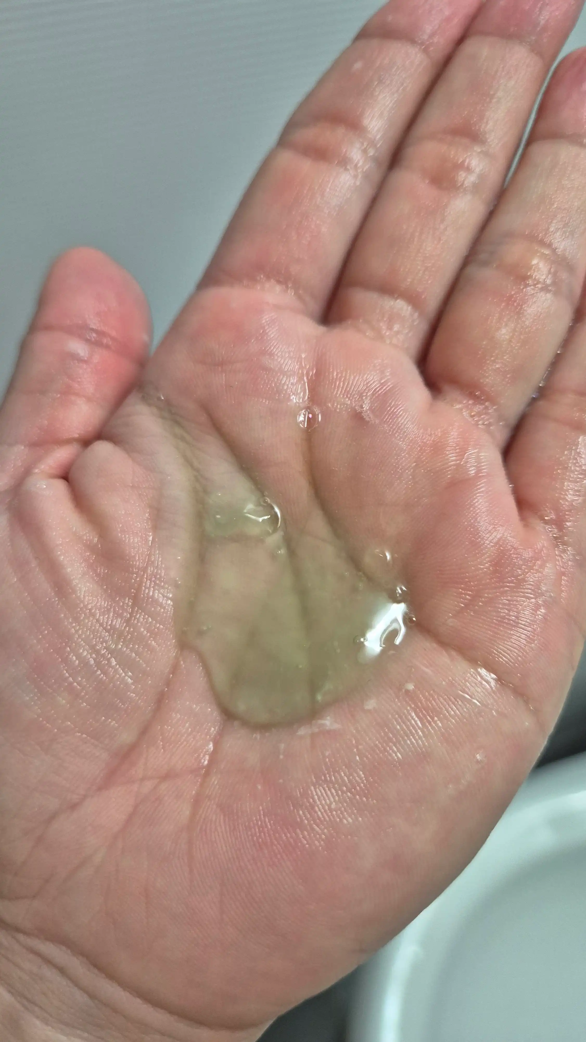 언니의파우치 리뷰 이미지 3 - [리바이 솔루션 안티 헤어 로스 스칼프 샴푸]