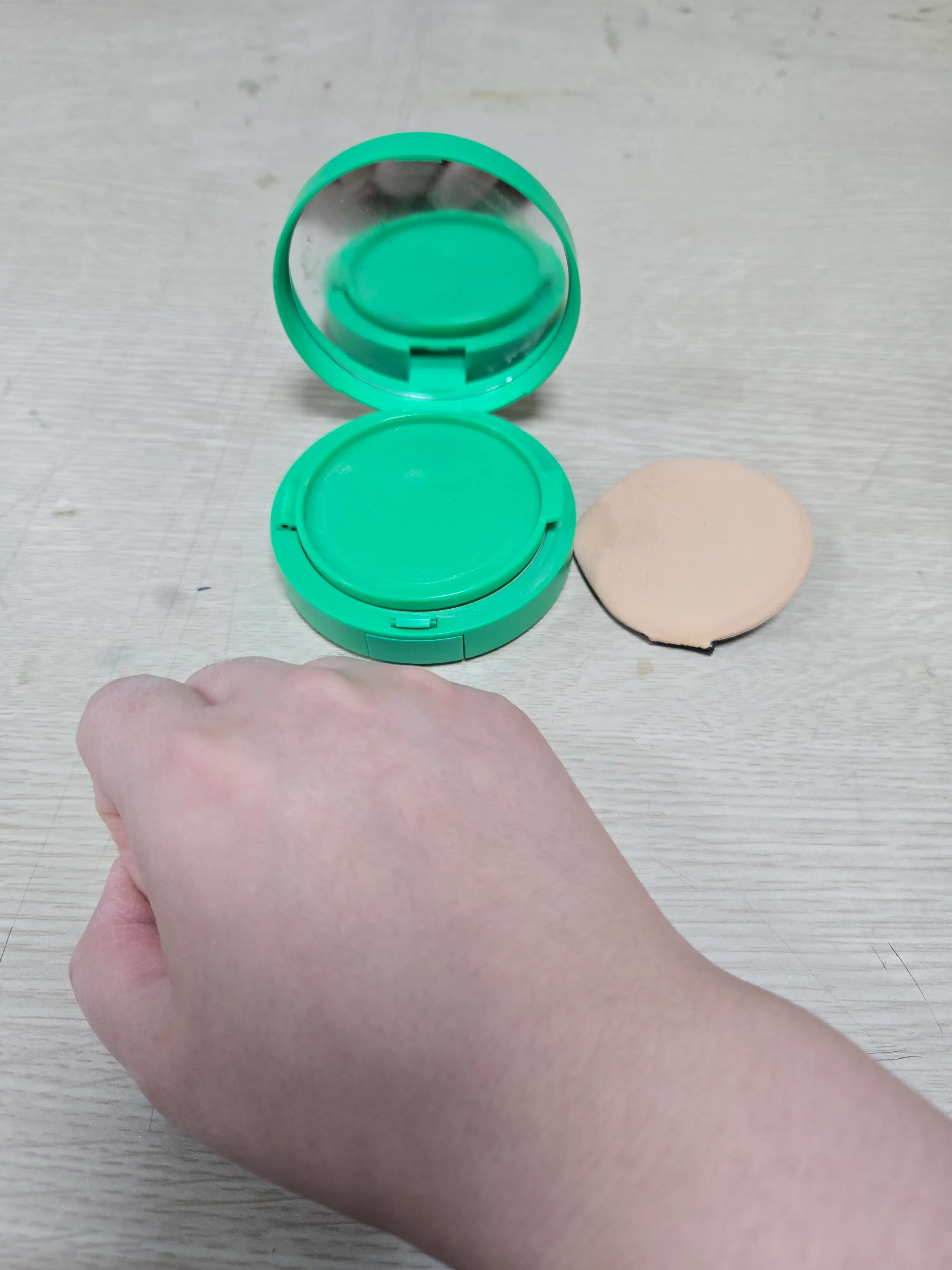 언니의파우치 리뷰 이미지 3 - [멜라 비 토닝 매트 커버 팩트]