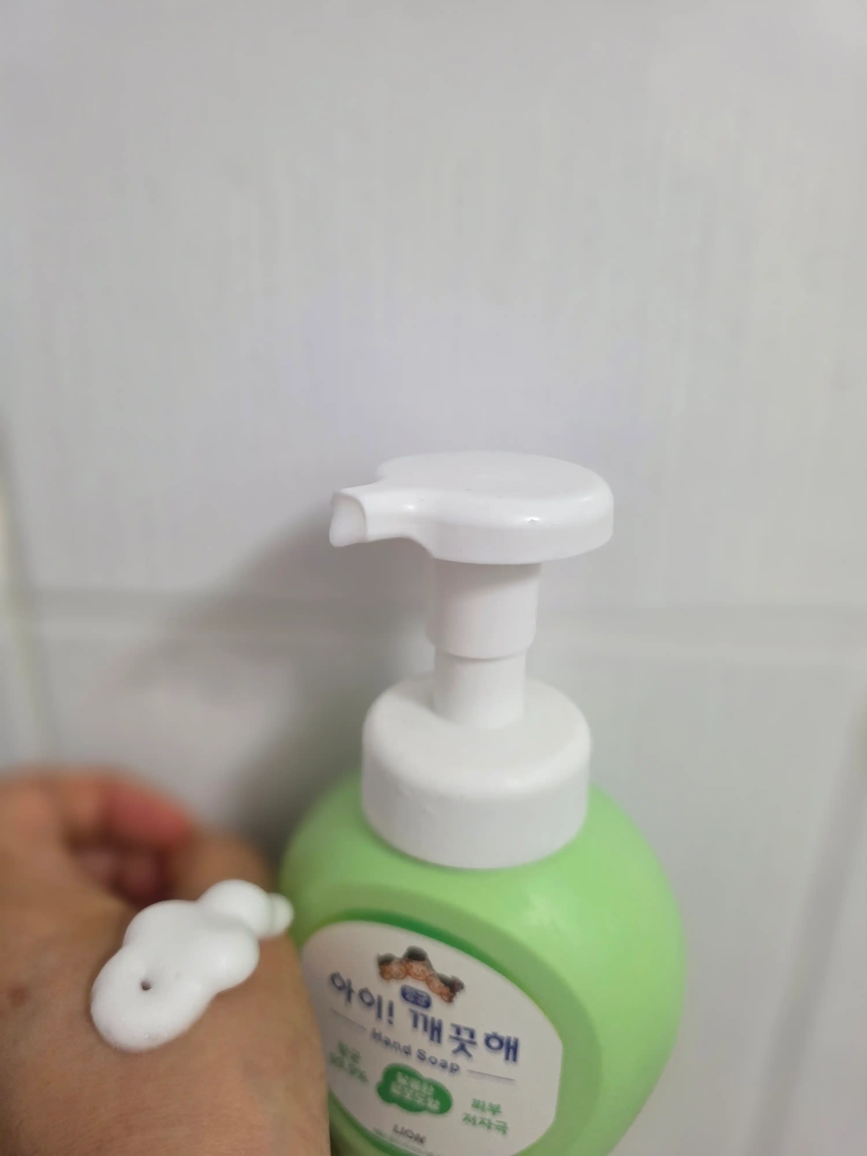 언니의파우치 리뷰 이미지 2 - [아이깨끗해 항균 폼 핸드솝 [청포도향]]