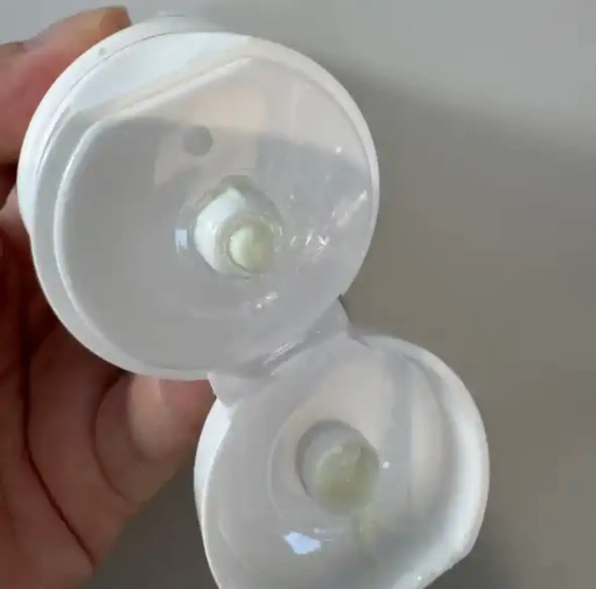 언니의파우치 리뷰 이미지 3 - [센시티브 스킨 썬 블럭 포에버 플러스]