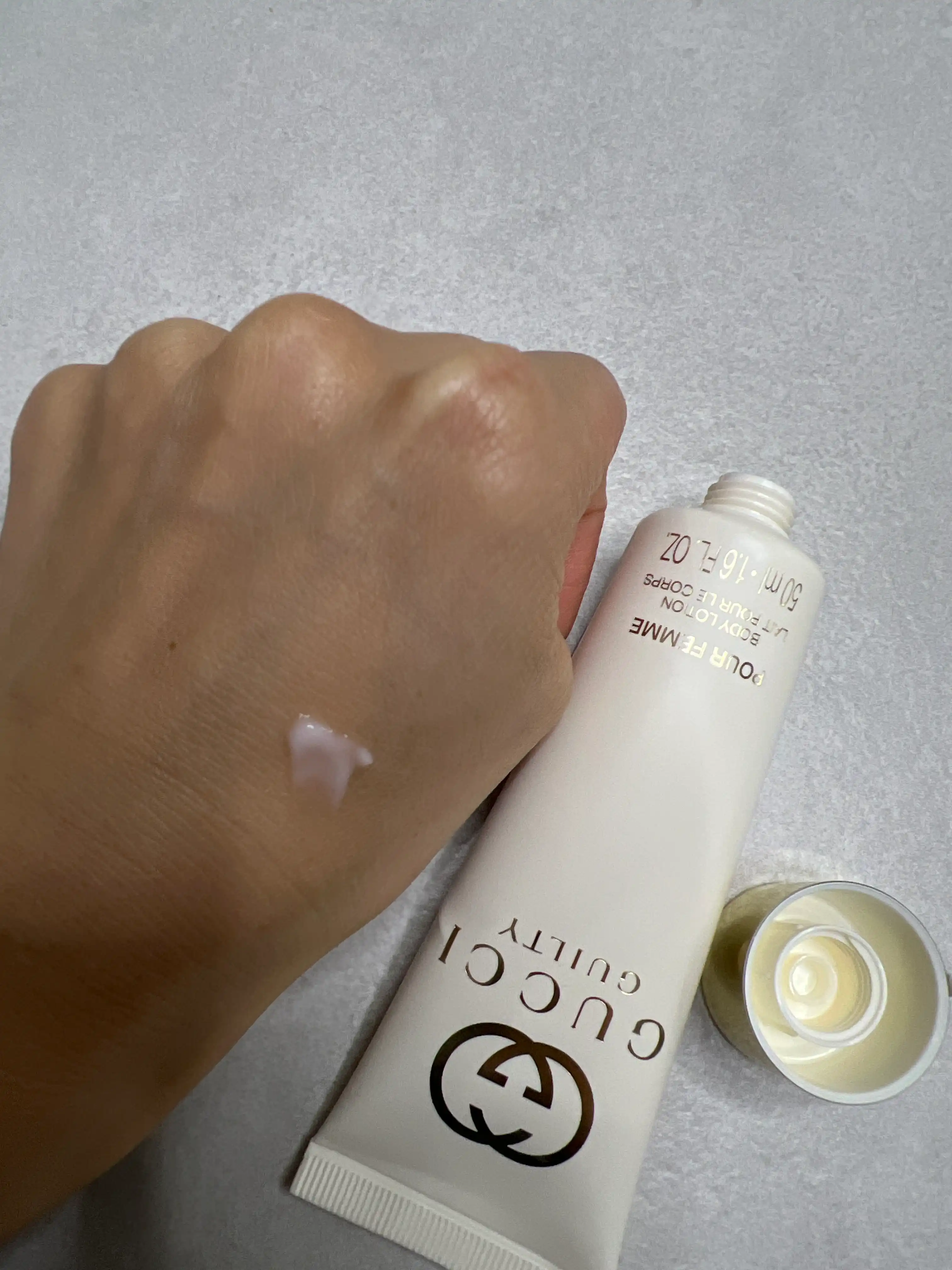 언니의파우치 리뷰 이미지 4 - [길티 뿌르 팜므 바디 로션]