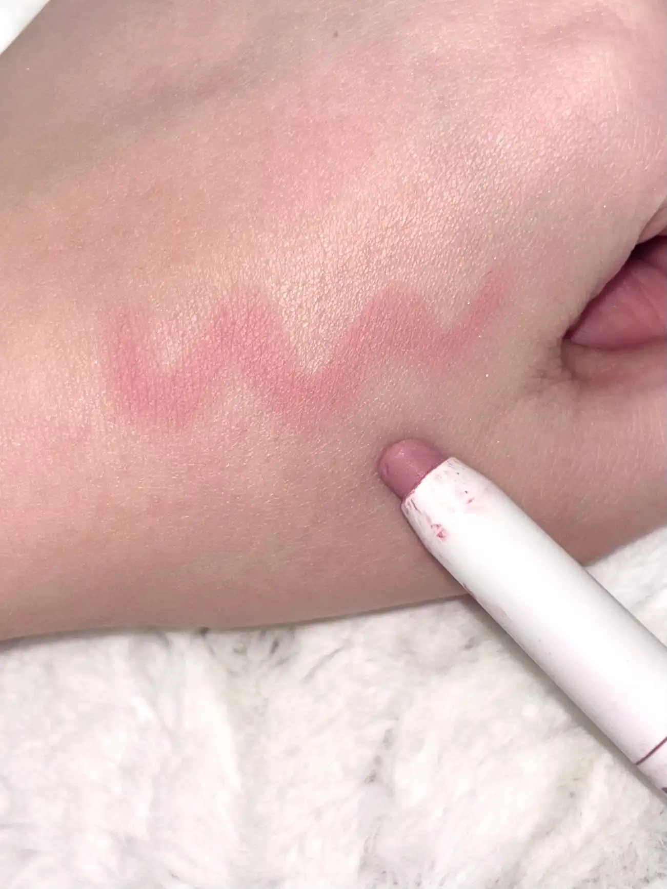 언니의파우치 리뷰 이미지 3 - [도트 온 무드 립펜슬]