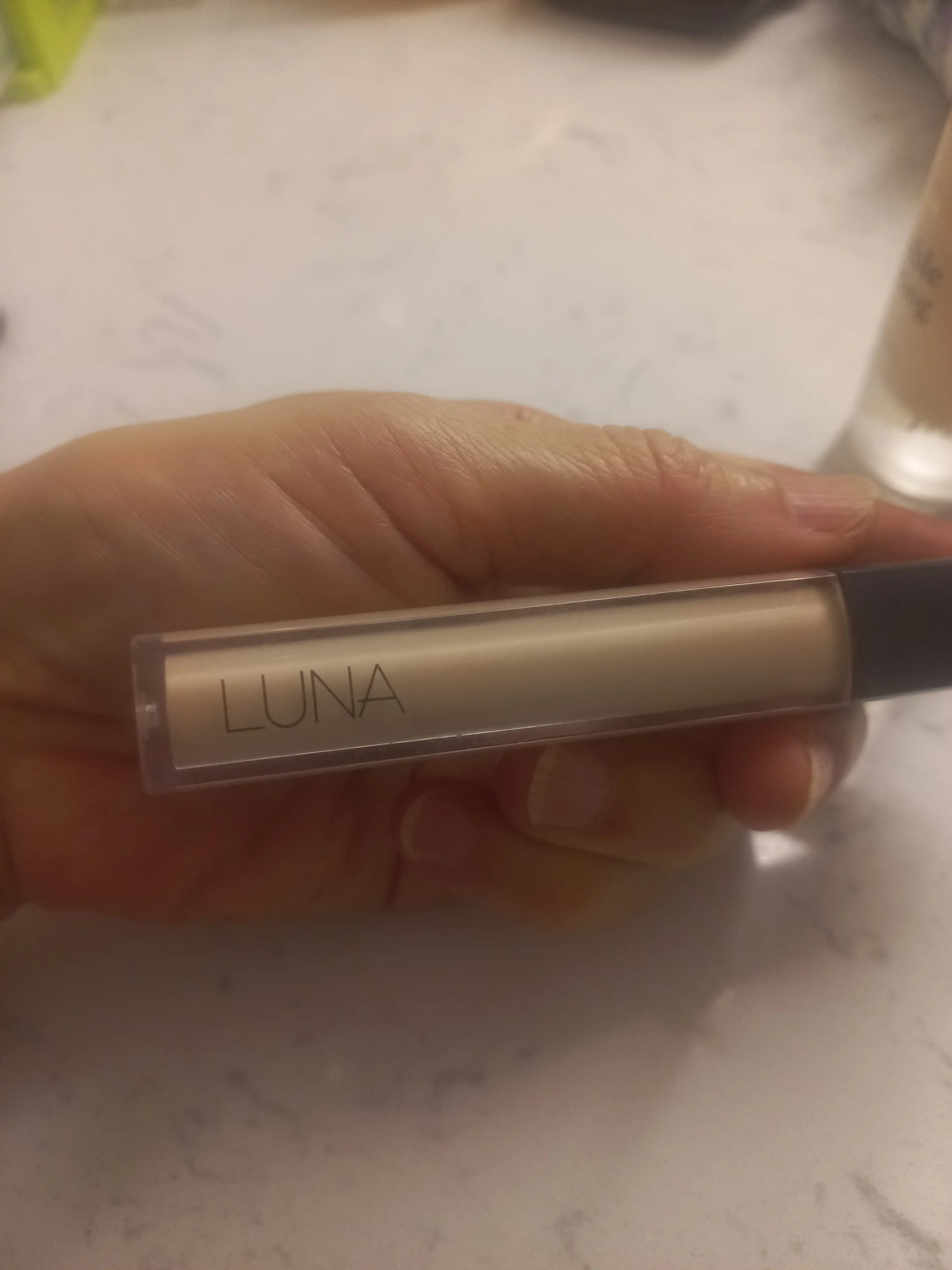 롱래스팅 팁 컨실러