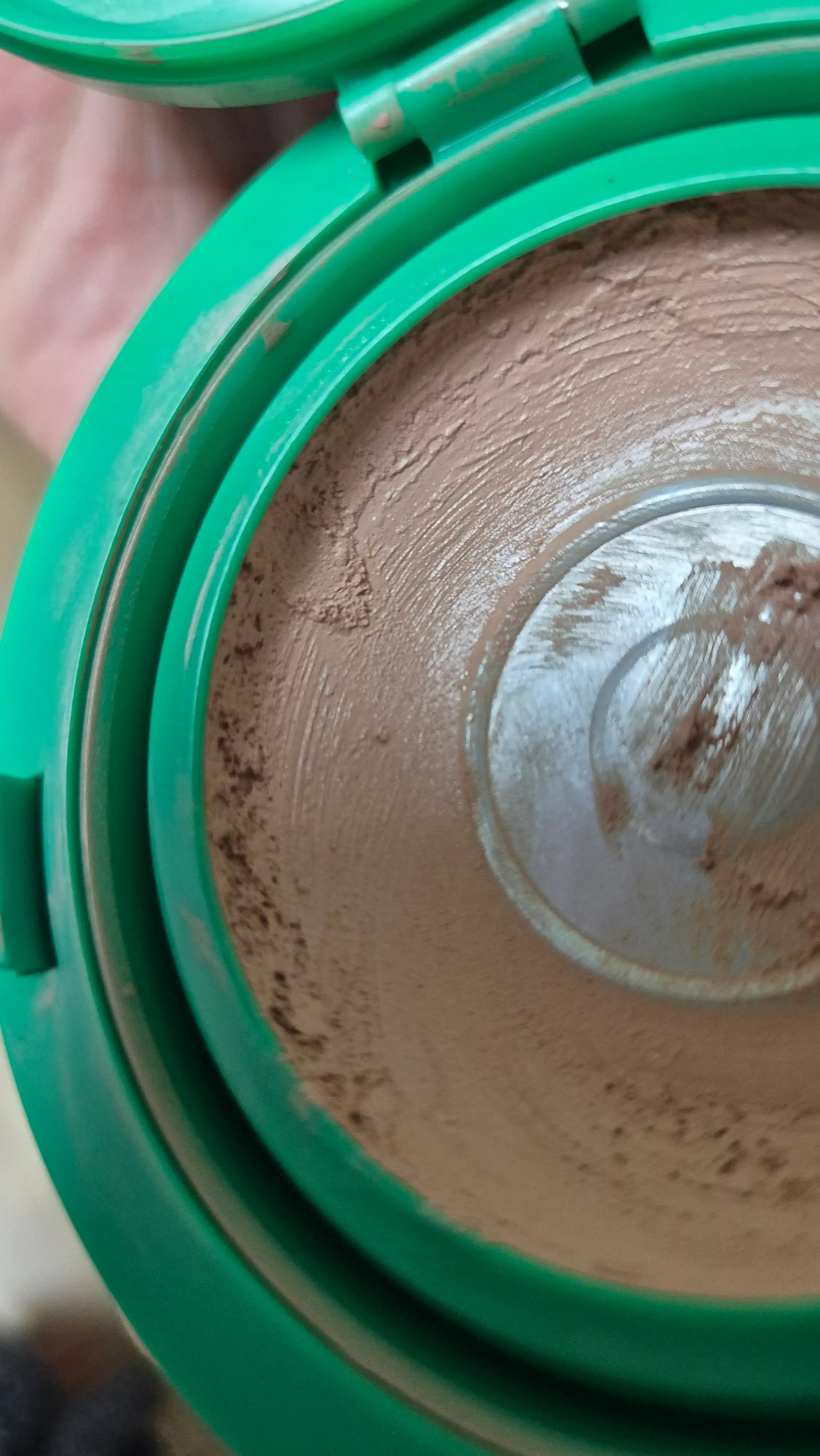 언니의파우치 리뷰 이미지 3 - [멜라 비 토닝 매트 커버 팩트]