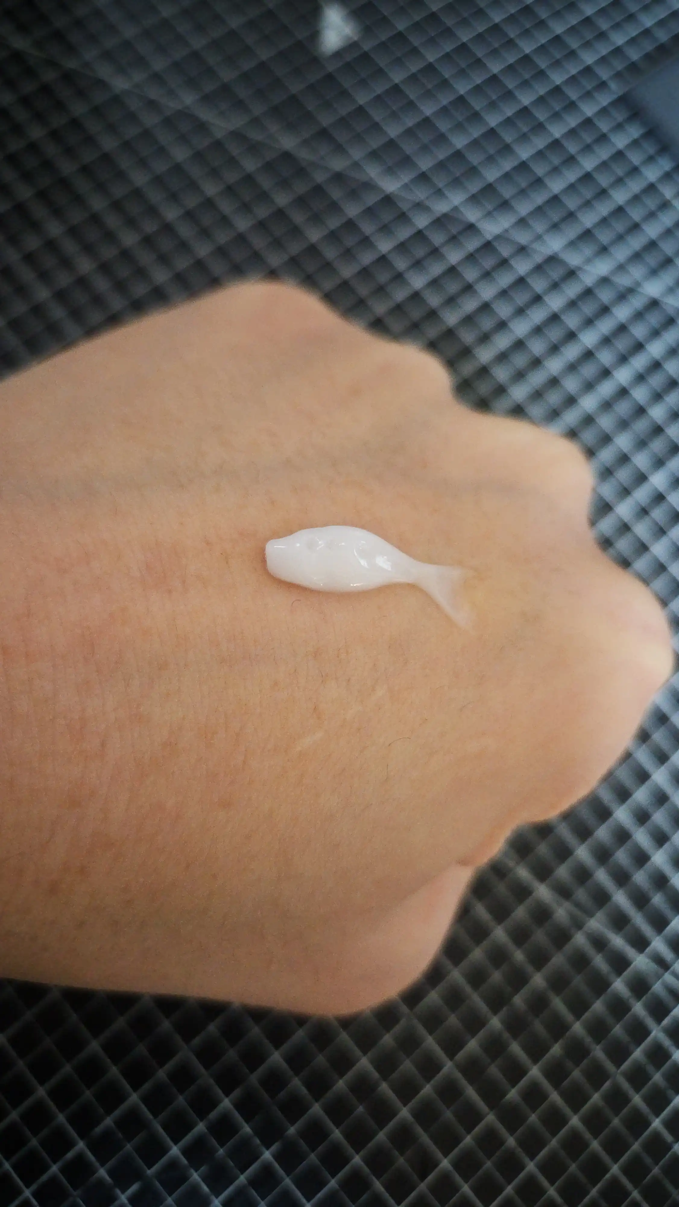 언니의파우치 리뷰 이미지 2 - [퍼퓸 콜라겐 핸드크림]