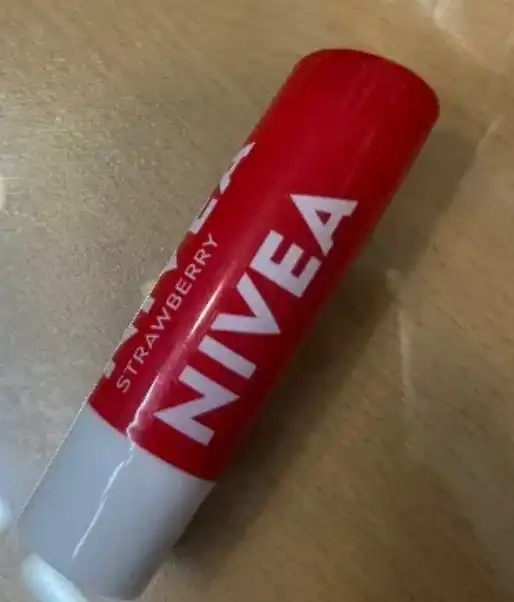 언니의파우치 리뷰 이미지 2 - [립케어 스트로베리 샤인]