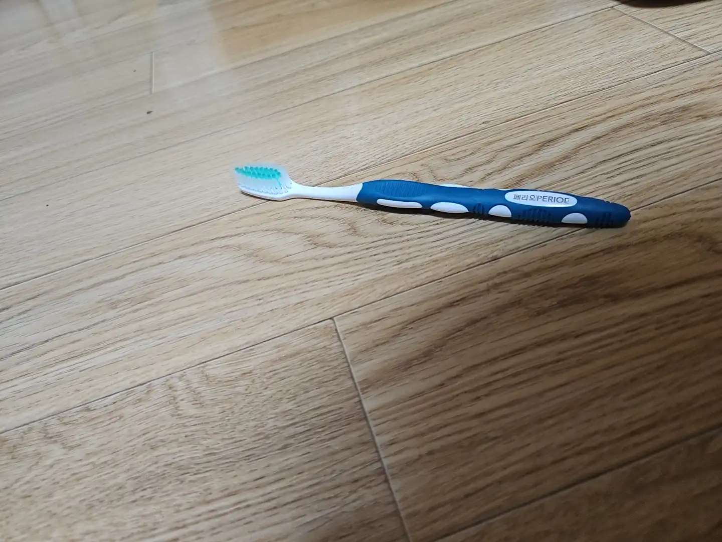 언니의파우치 리뷰 이미지 4 - [토탈케어 칫솔]