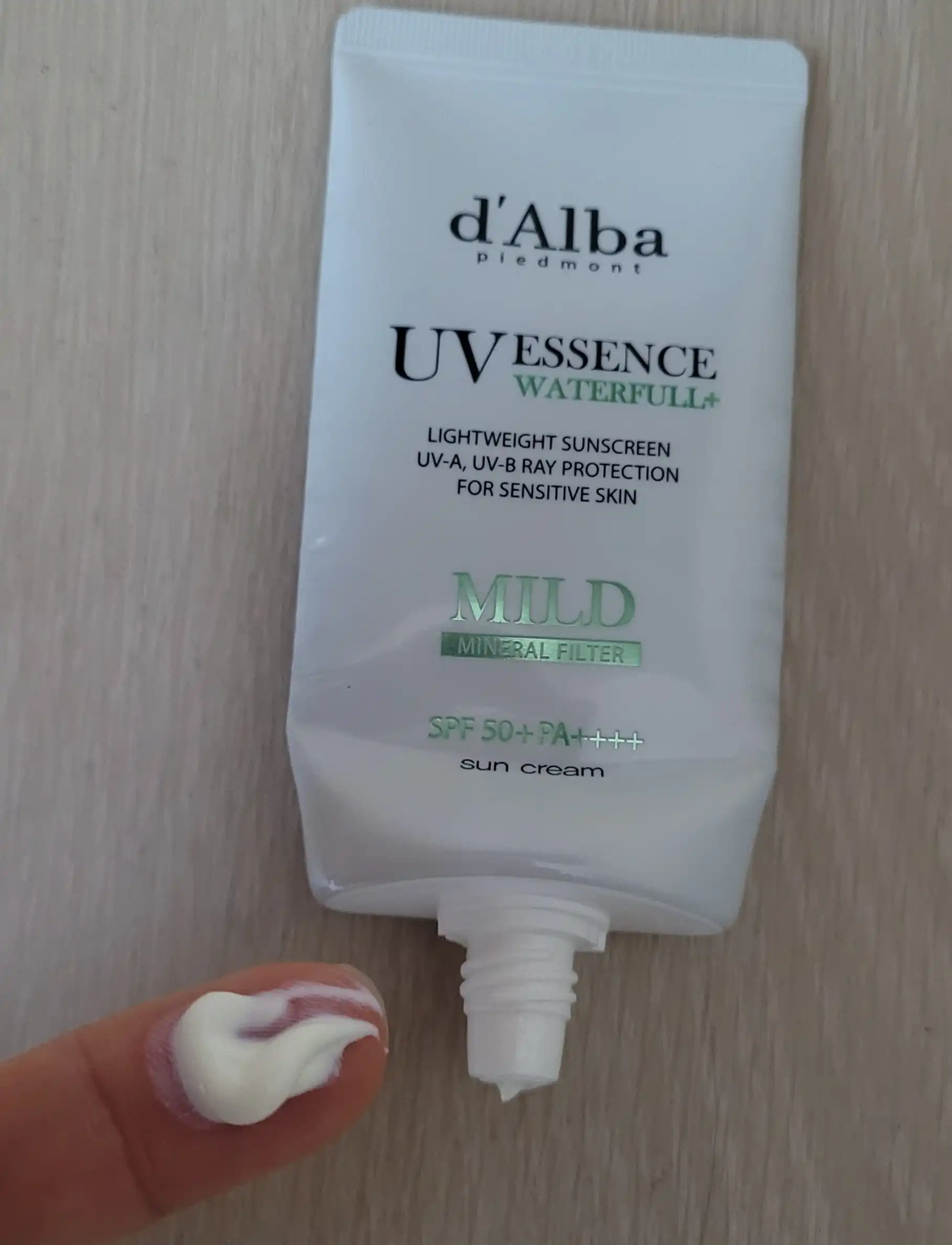 언니의파우치 리뷰 이미지 2 - [워터풀 마일드 선크림]