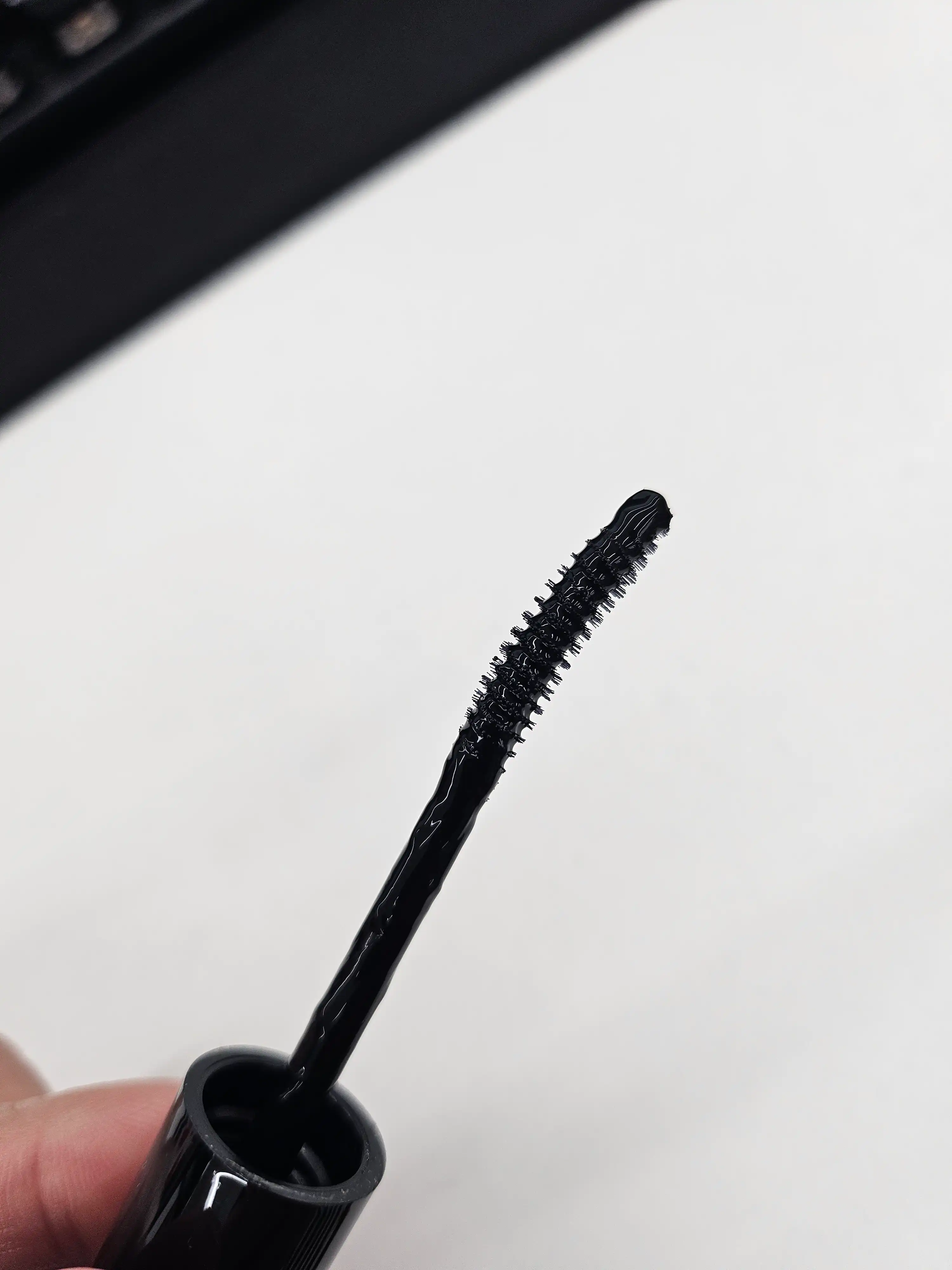 언니의파우치 리뷰 이미지 2 - [스트롱 블랙 틴팅 래쉬 앰플]