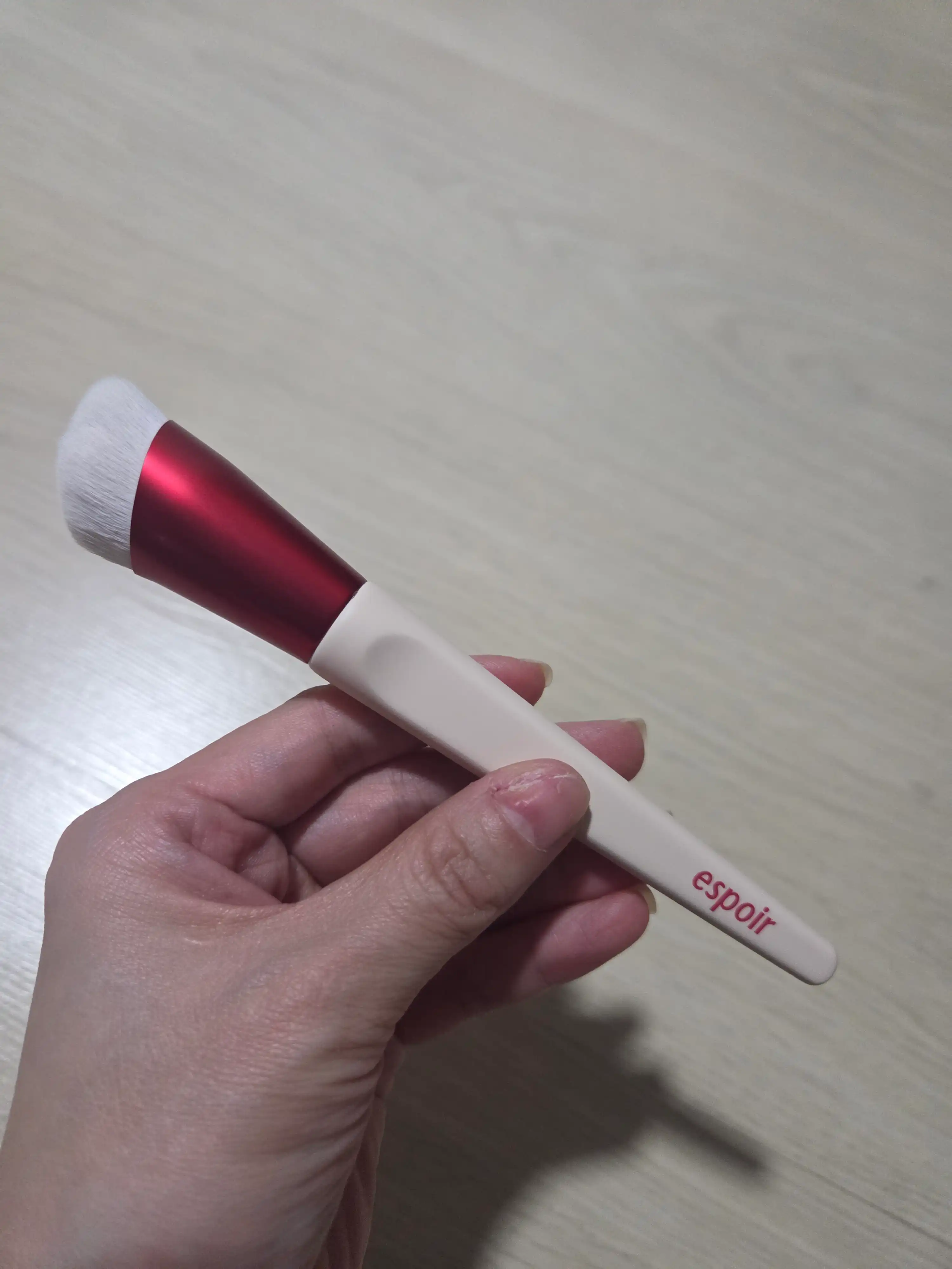 언니의파우치 리뷰 이미지 2 - [포어 블러 파운데이션 브러쉬]