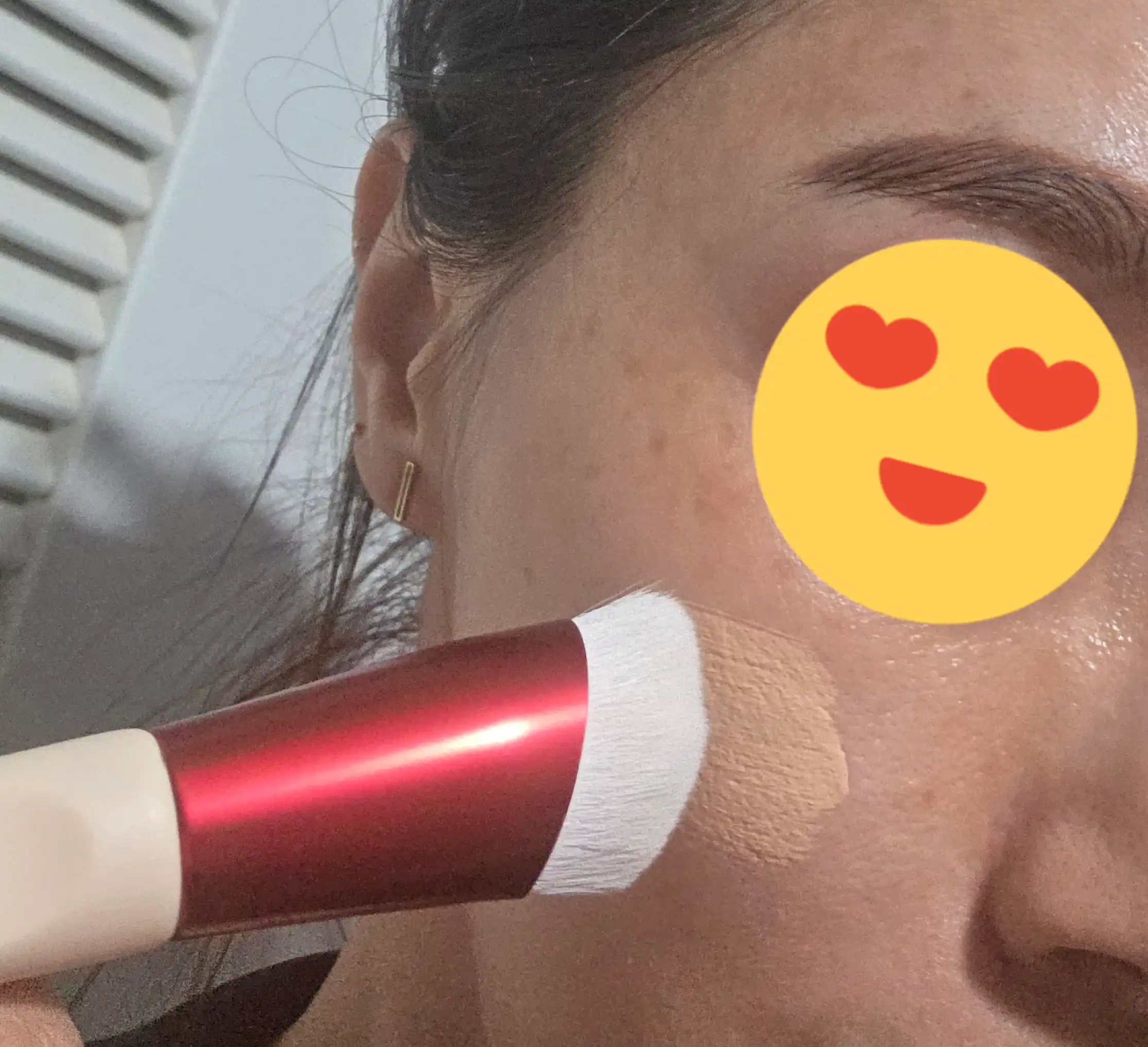 언니의파우치 리뷰 이미지 4 - [포어 블러 파운데이션 브러쉬]