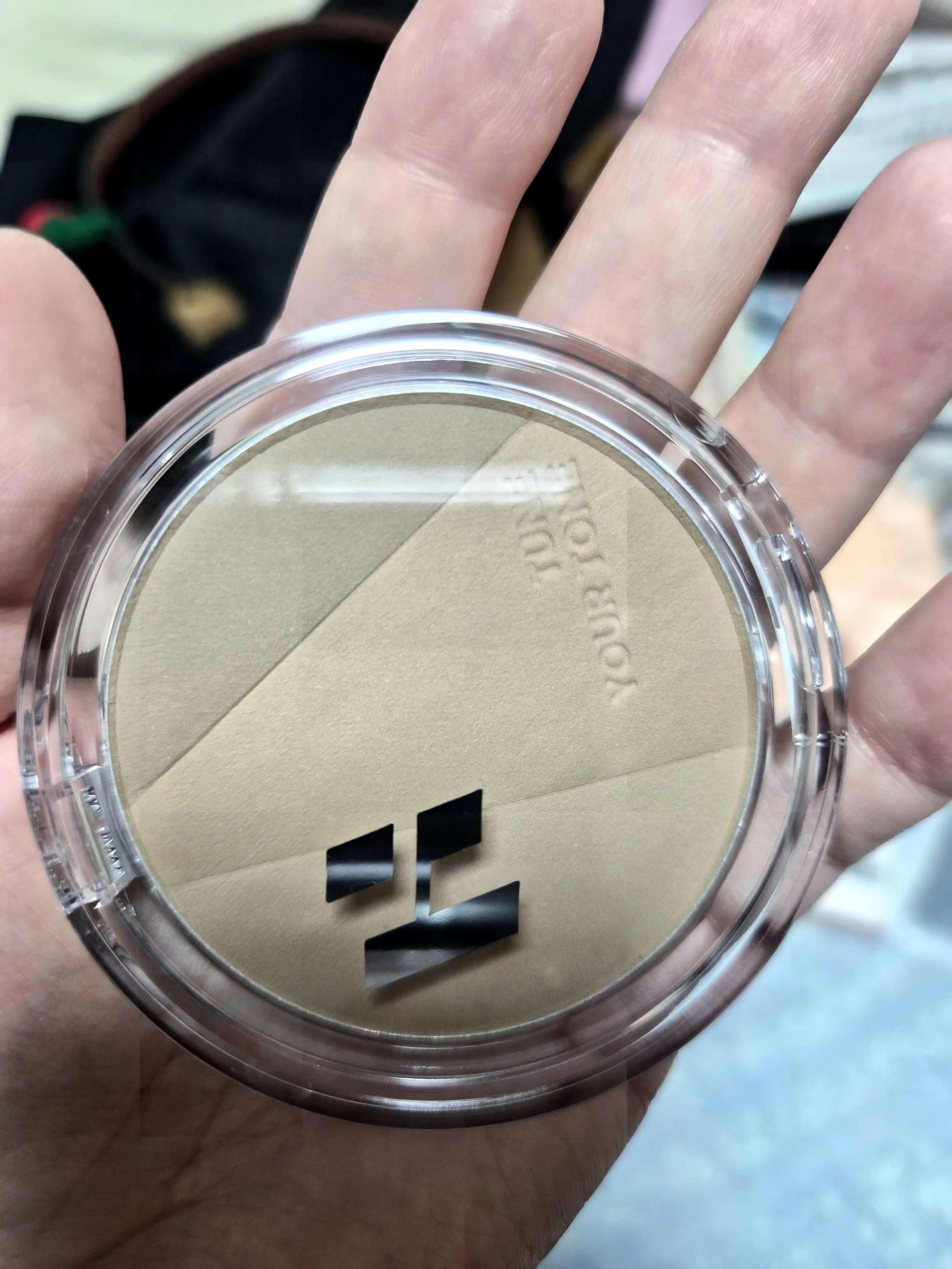 언니의파우치 리뷰 이미지 2 - [ 톤튜닝 쉐딩 [01 쿨 그라운]]