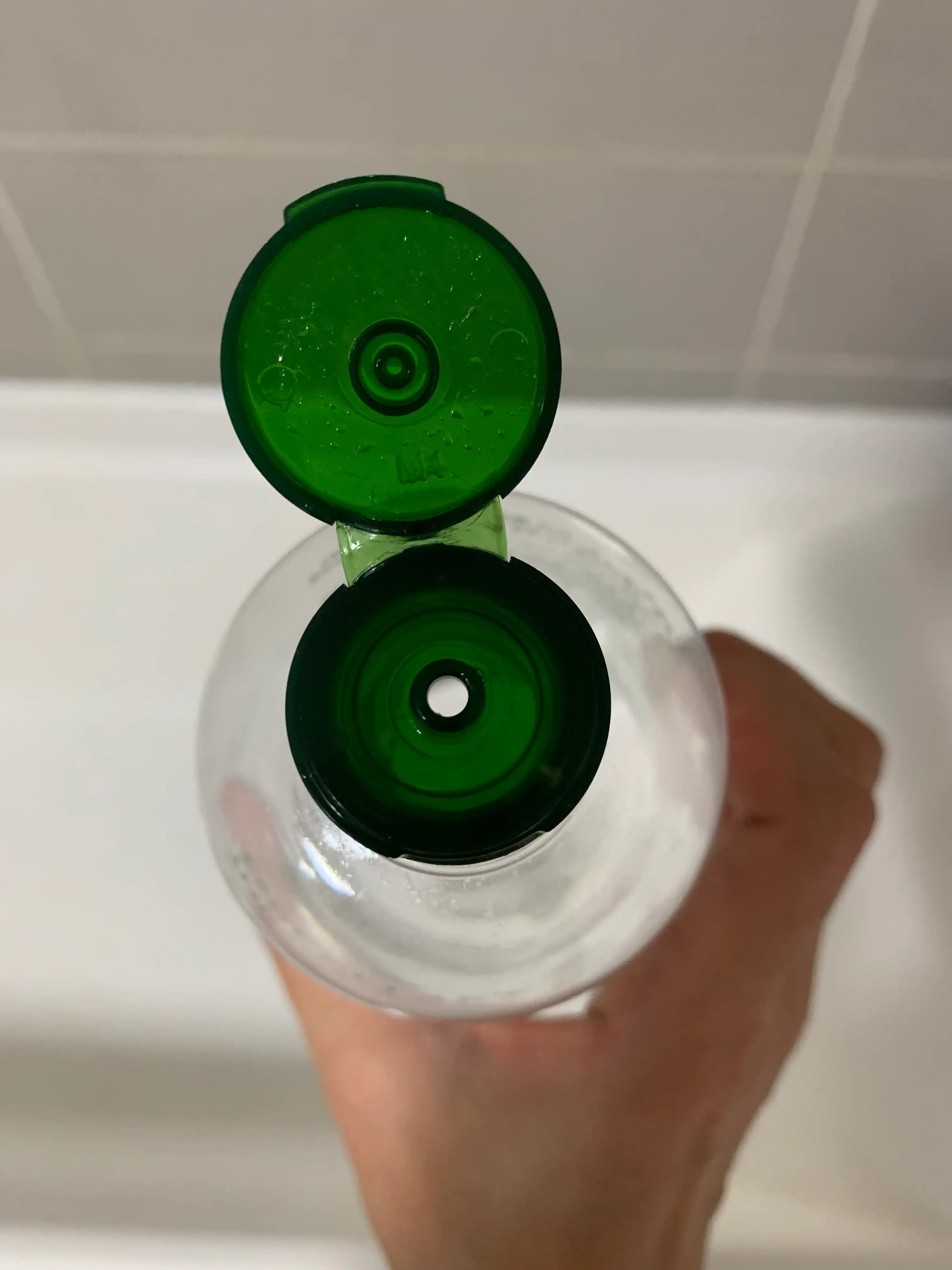 언니의파우치 리뷰 이미지 3 - [더 촉촉 그린티 노워시 클렌징 워터]