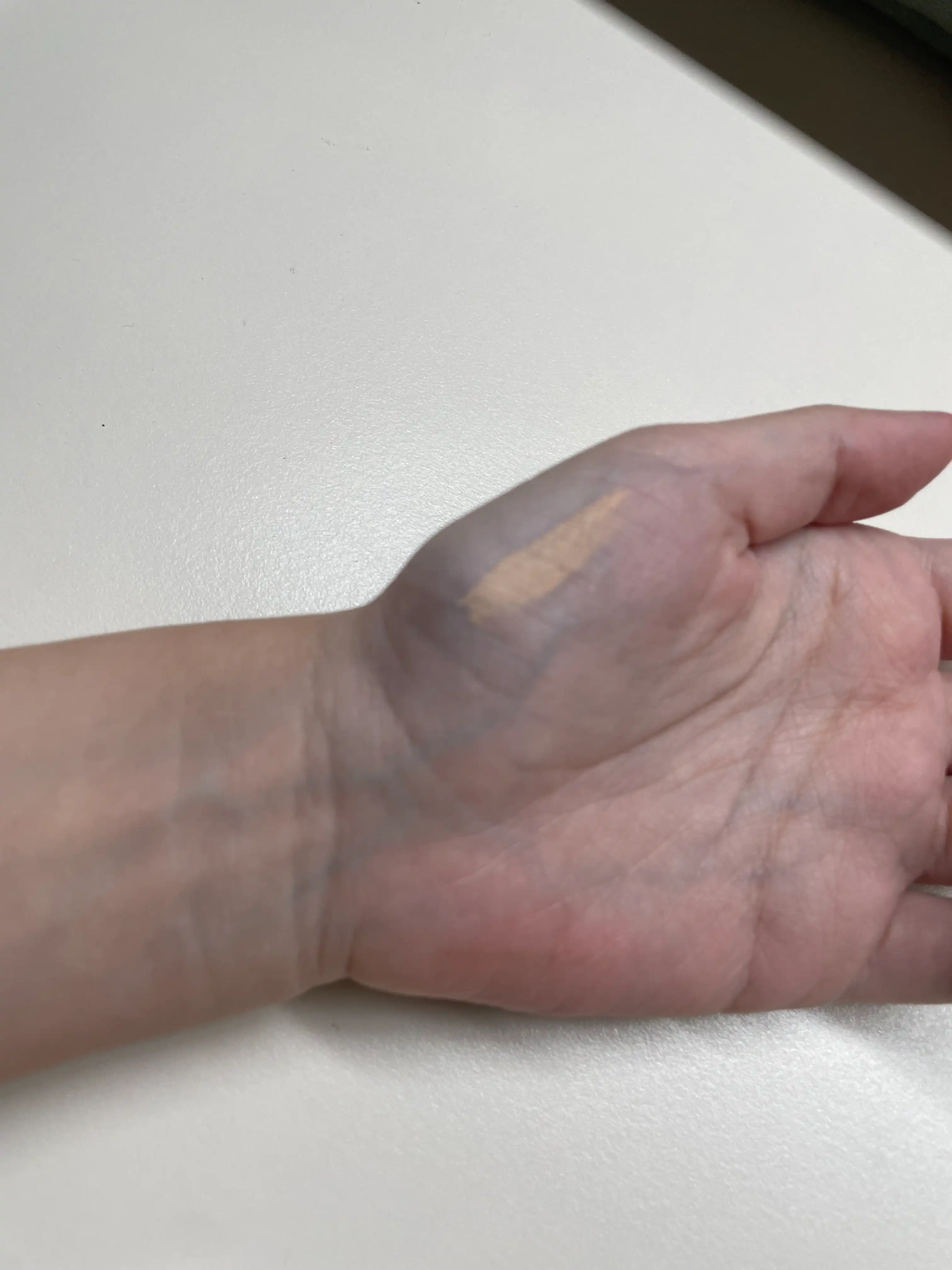 언니의파우치 리뷰 이미지 2 - [커버 퍼펙션 컨실러 펜슬]