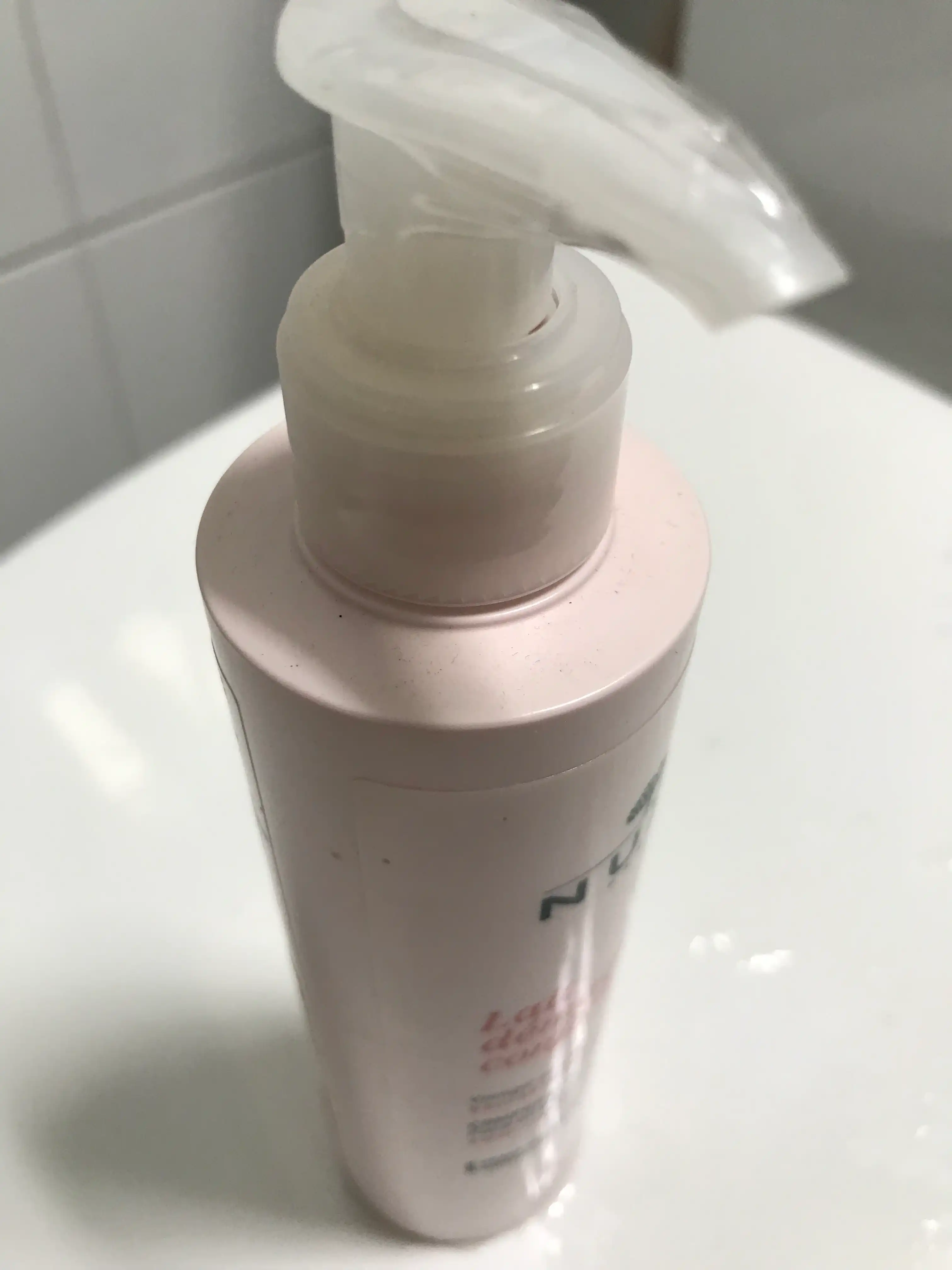 언니의파우치 리뷰 이미지 2 - [페탈로즈 클렌징 밀크 ]