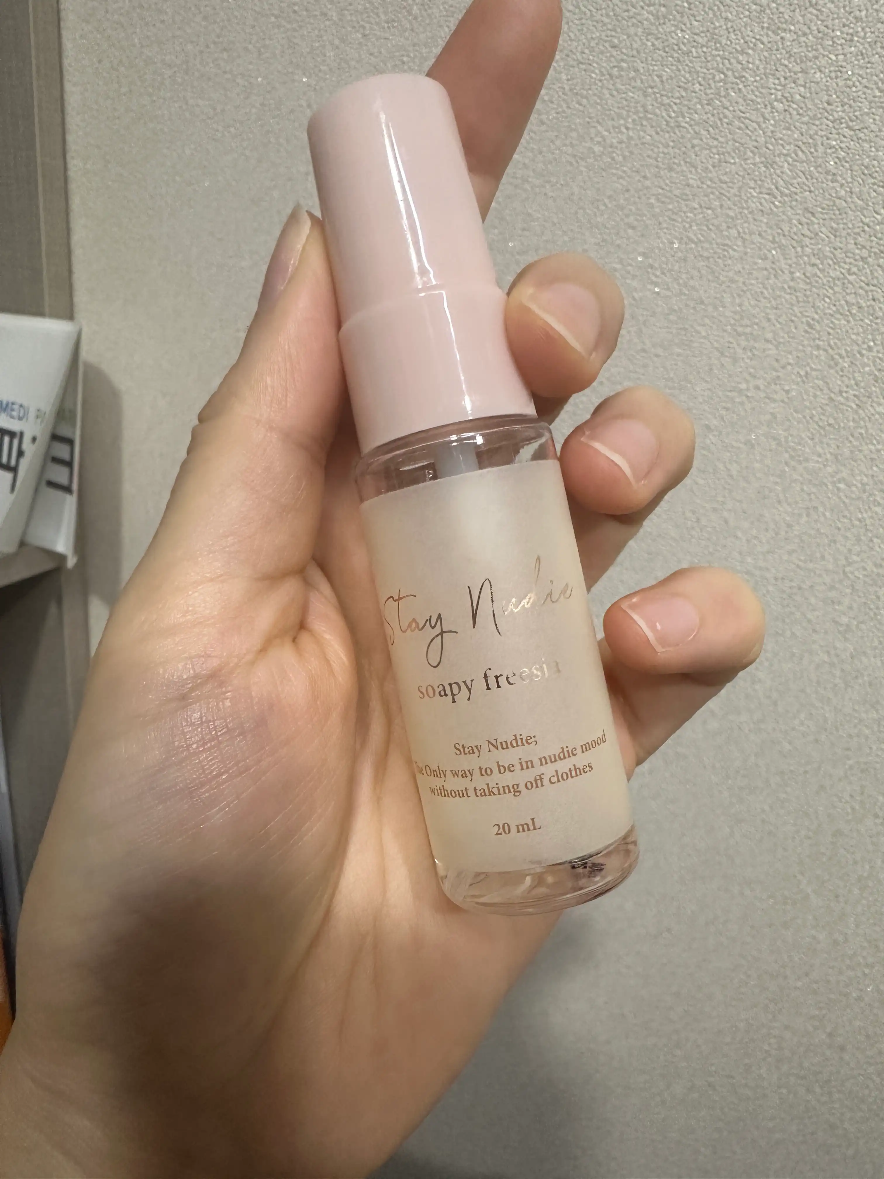 언니의파우치 리뷰 이미지 - [스테이 누디 헤어 앤 바디 미스트 [소피 프리지아]]