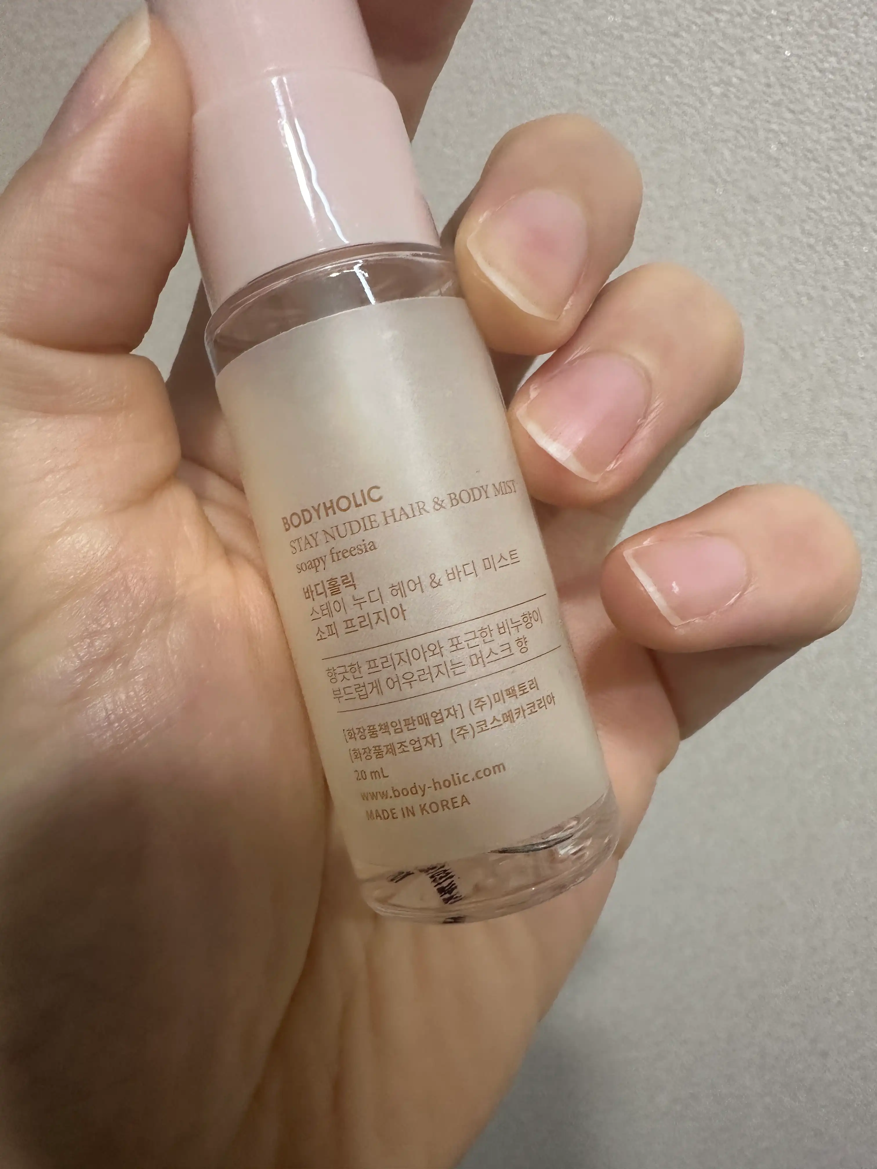 언니의파우치 리뷰 이미지 2 - [스테이 누디 헤어 앤 바디 미스트 [소피 프리지아]]