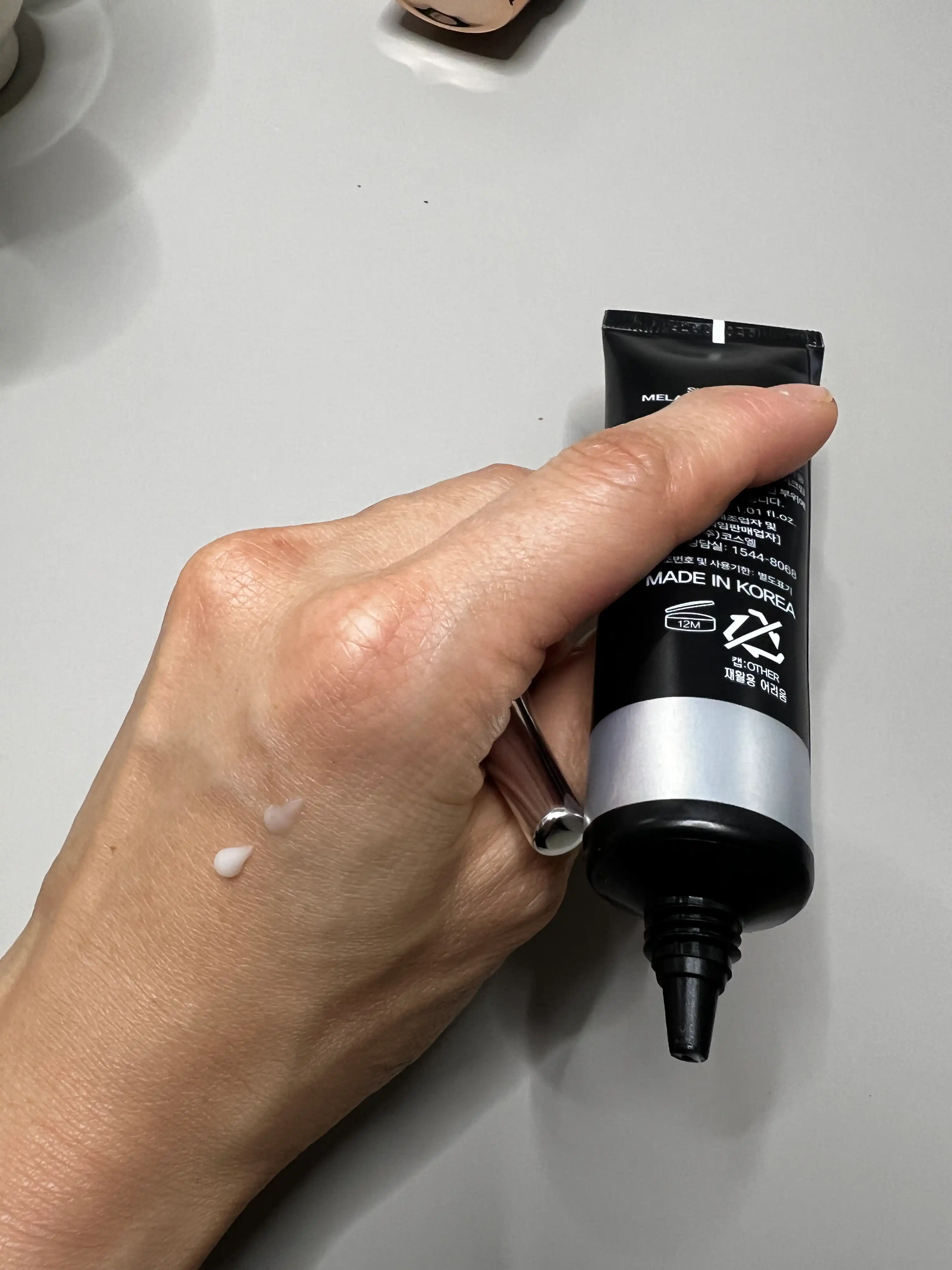 언니의파우치 리뷰 이미지 3 - [멜라즈노 아이크림]