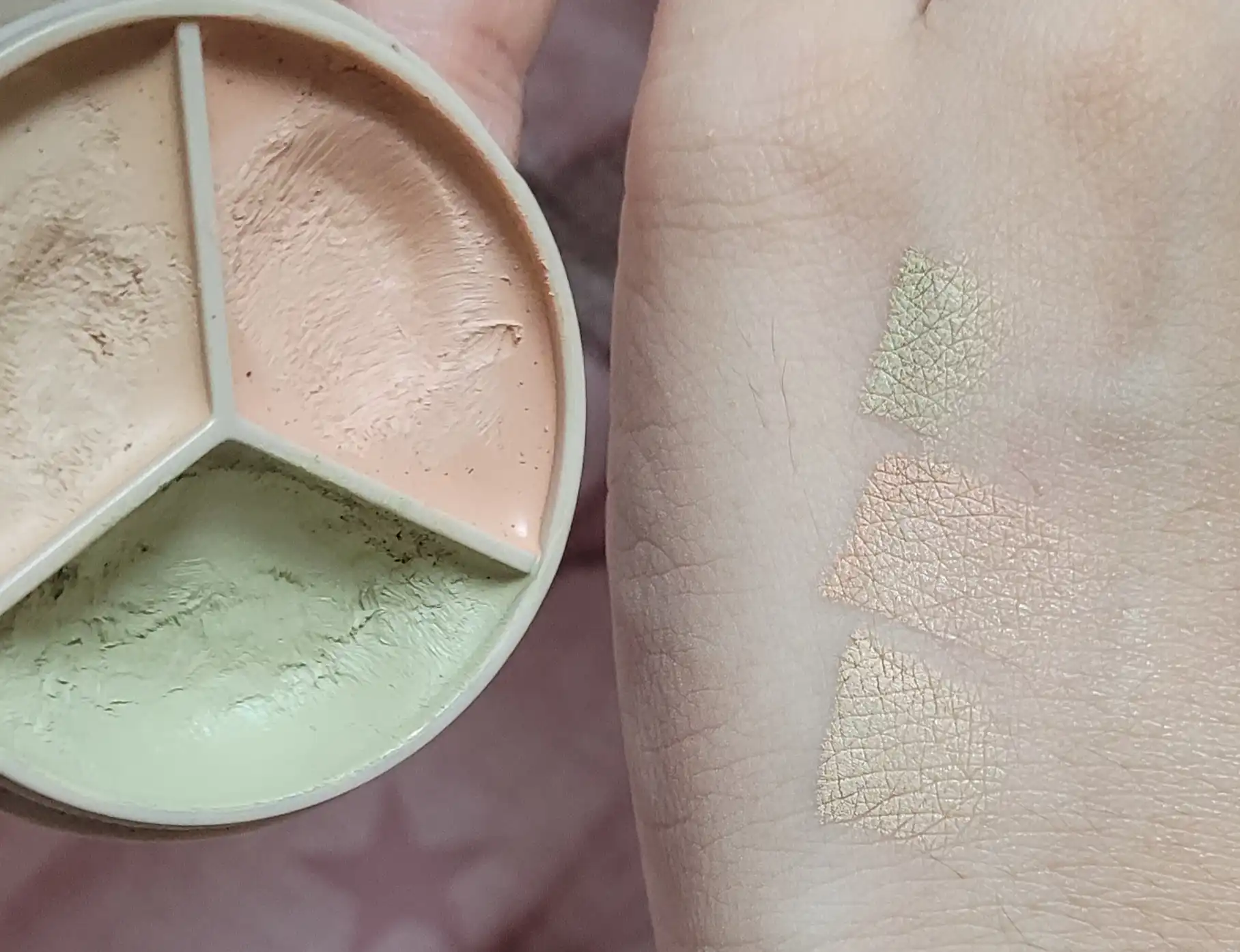 언니의파우치 리뷰 이미지 3 - [커버 퍼펙션 트리플 팟 컨실러]