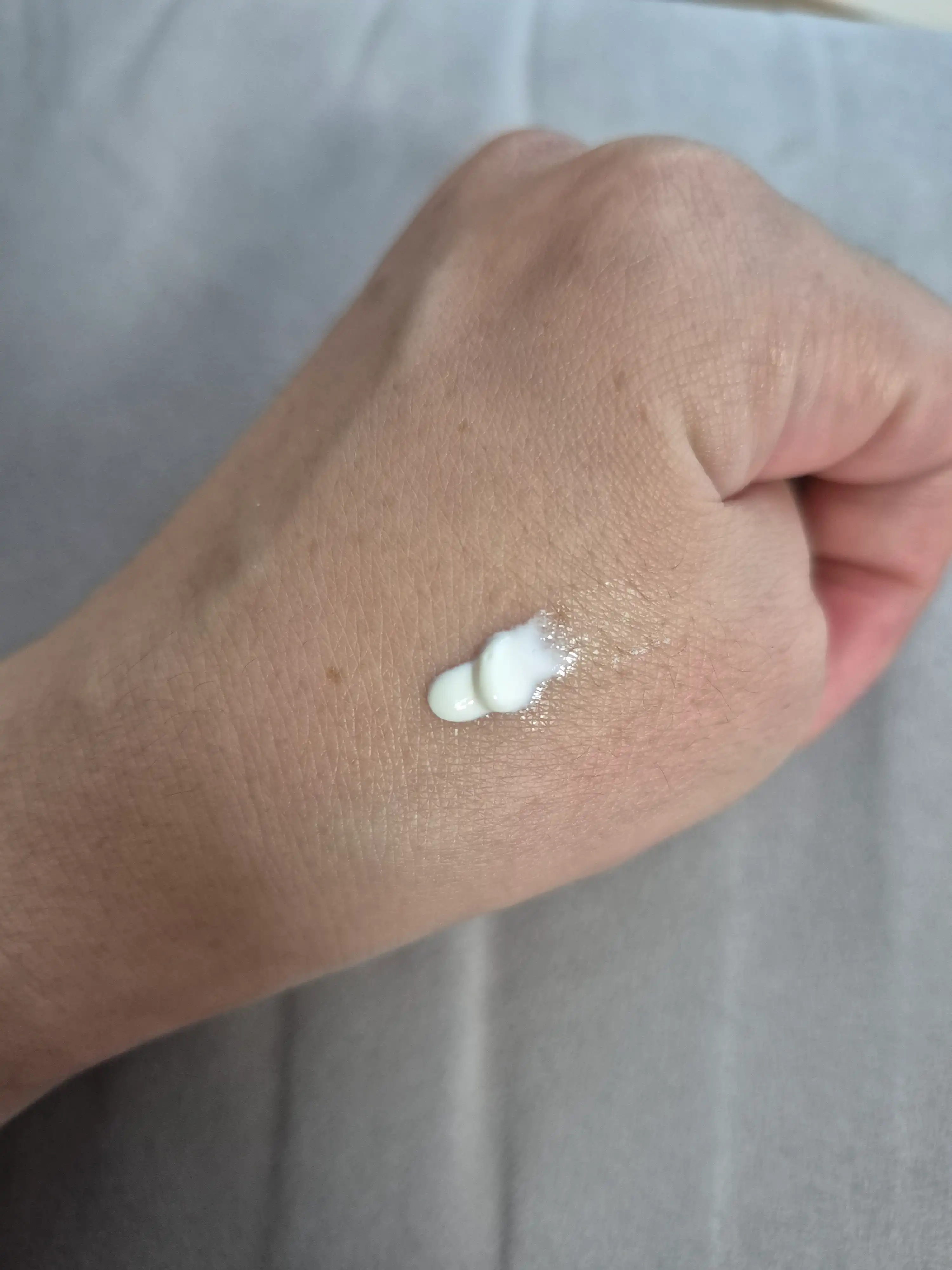 언니의파우치 리뷰 이미지 3 - [인텐시브 UV 선 블록 크림]