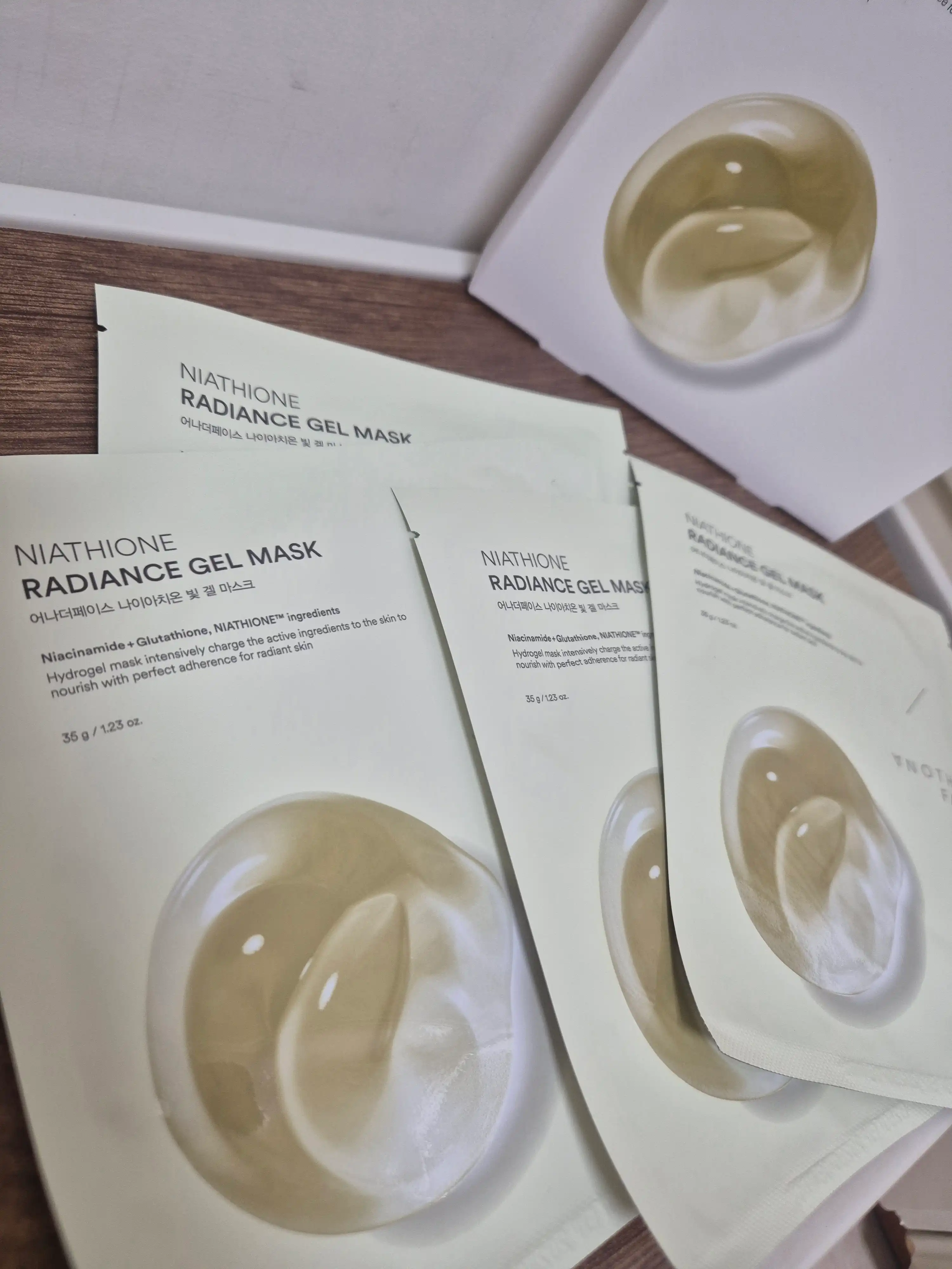 언니의파우치 리뷰 이미지 2 - [나이아치온 빛 겔 마스크]
