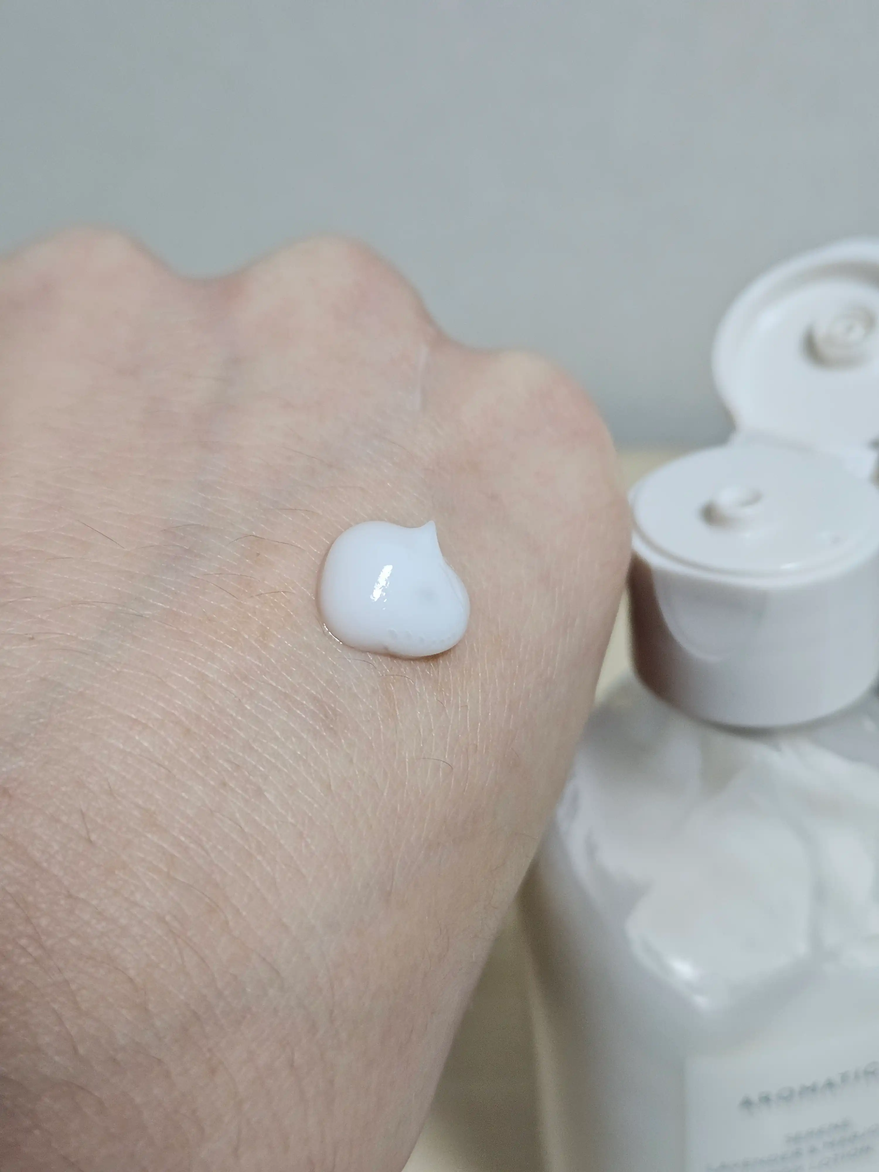 언니의파우치 리뷰 이미지 3 - [서렌 바디로션 라벤더 앤 마조람]