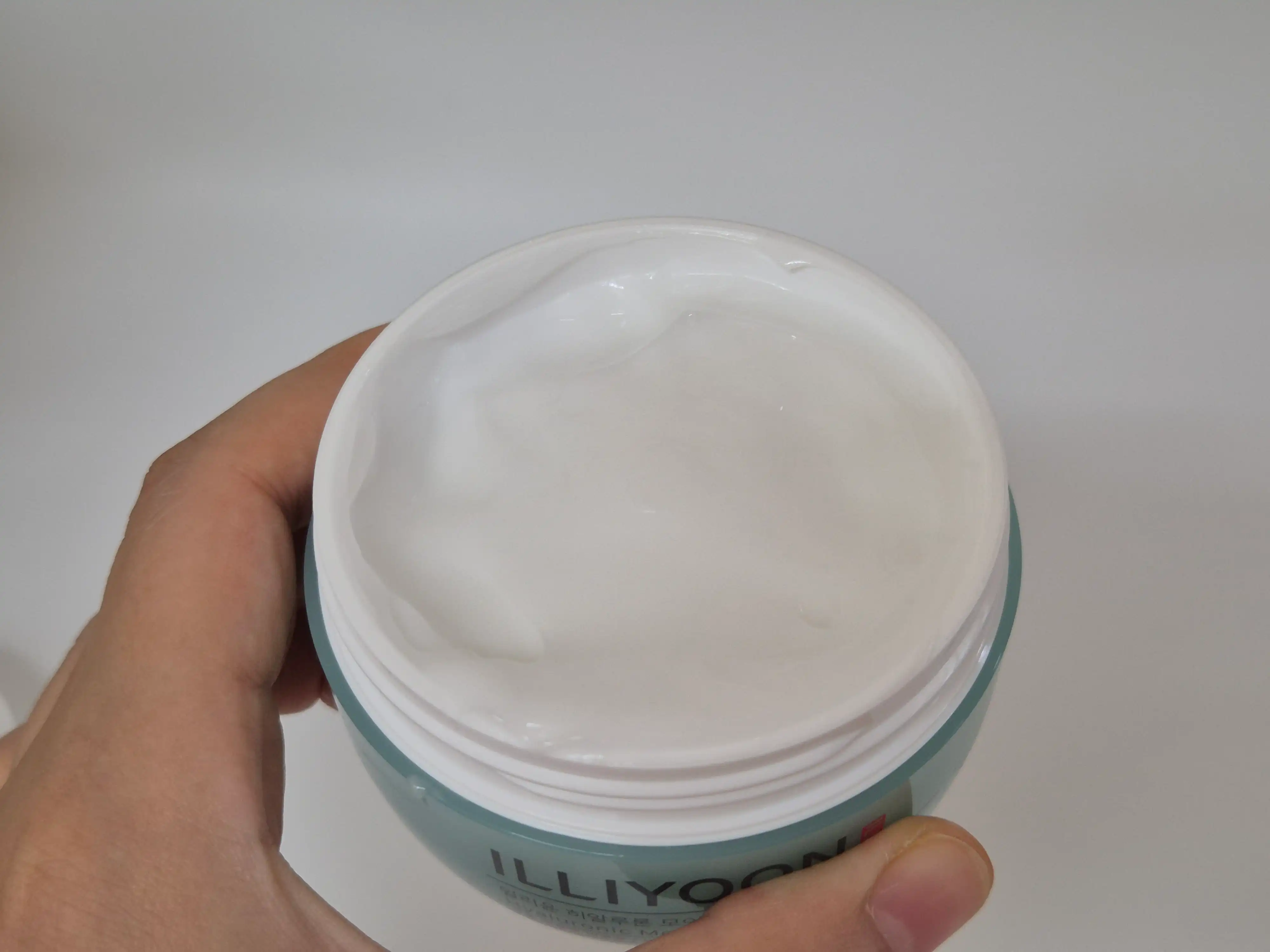 언니의파우치 리뷰 이미지 2 - [ 히알루론 모이스춰 수분크림]