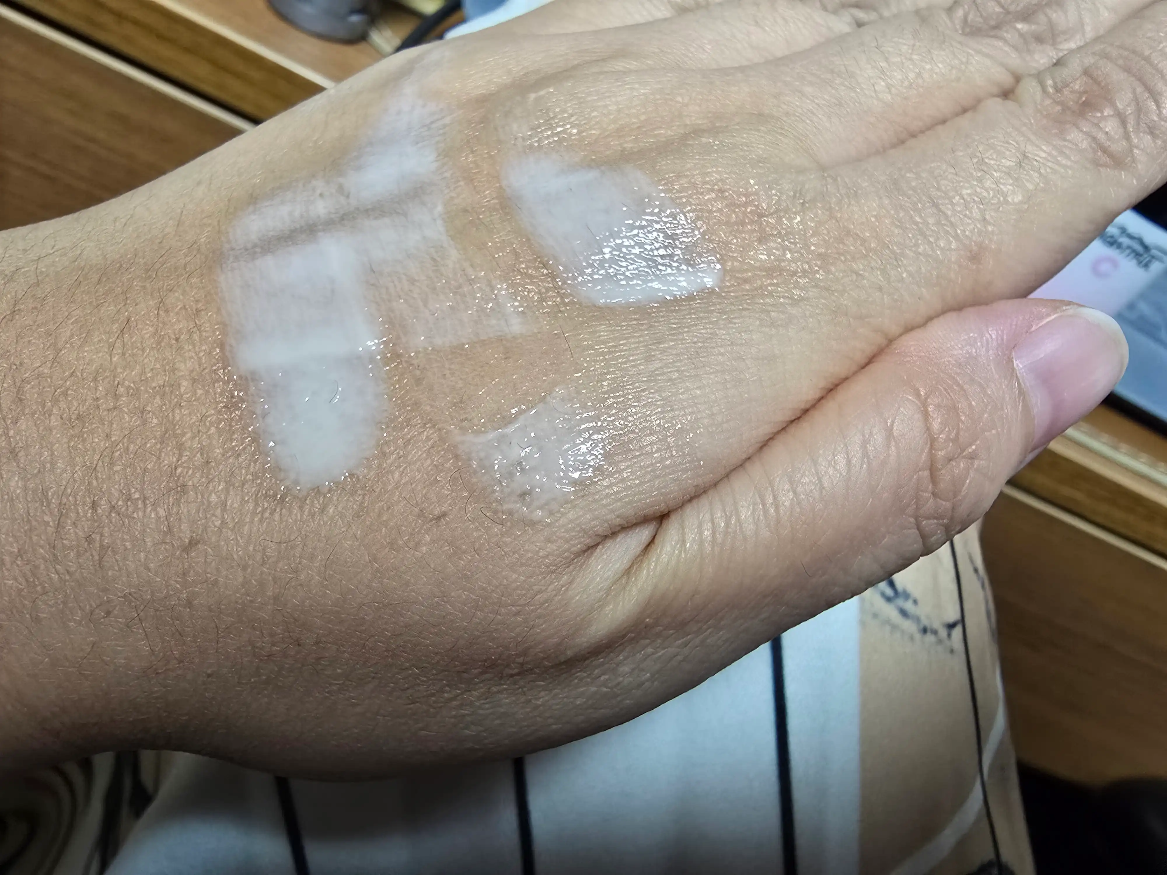 언니의파우치 리뷰 이미지 2 - [앰버 바닐라 핸드 크림]