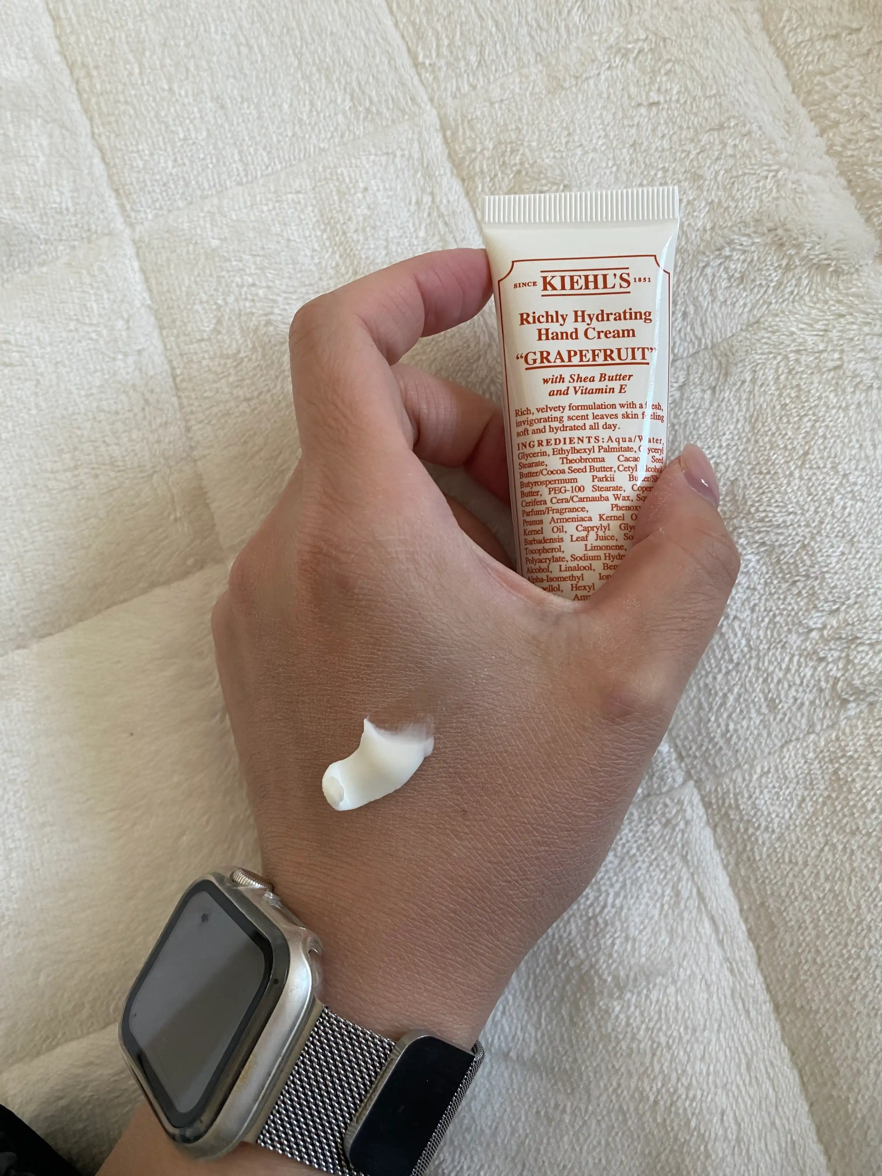 언니의파우치 리뷰 이미지 2 - [리칠리 하이드레이팅 핸드 크림 그레이프프룻]