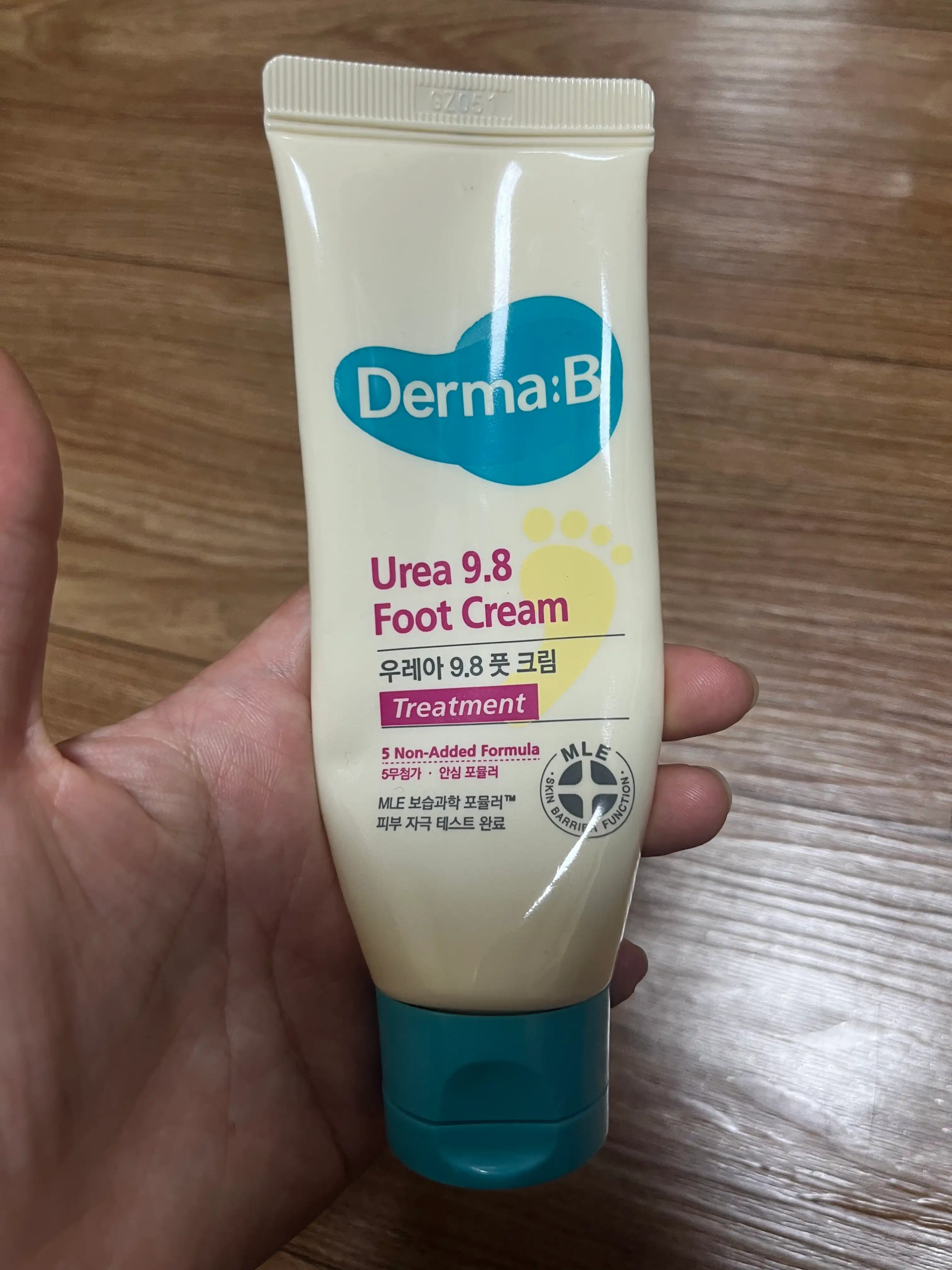 언니의파우치 리뷰 이미지 2 - [우레아 9.8 풋 크림]