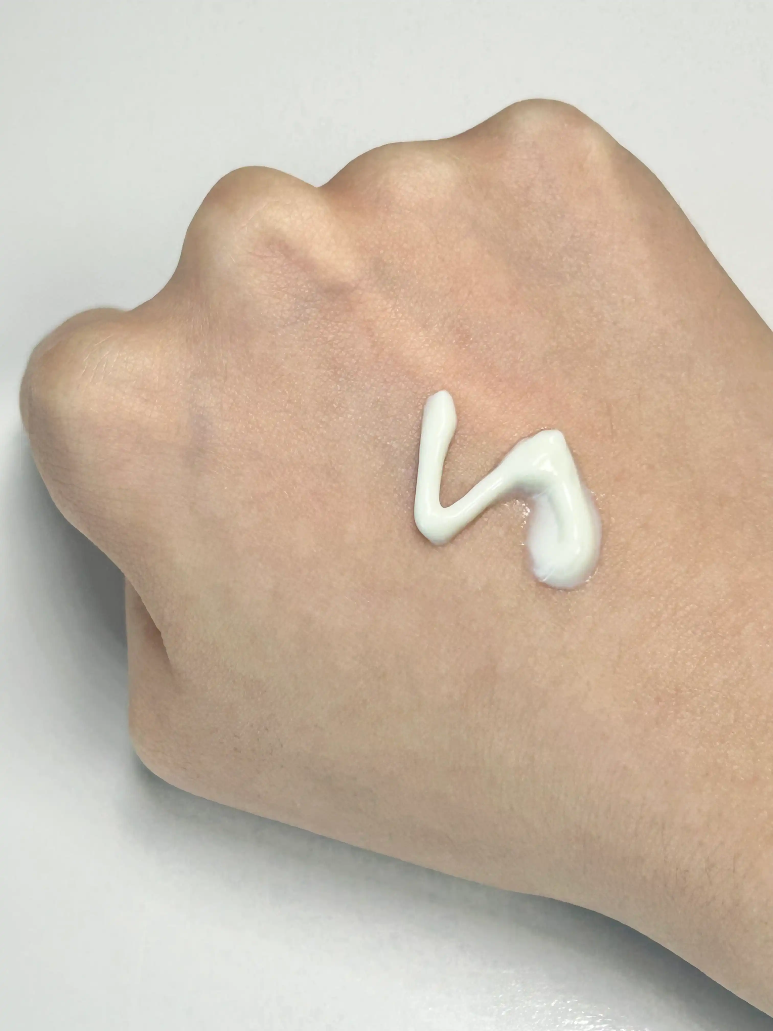 언니의파우치 리뷰 이미지 2 - [녹두 쿨링 수분 선크림]