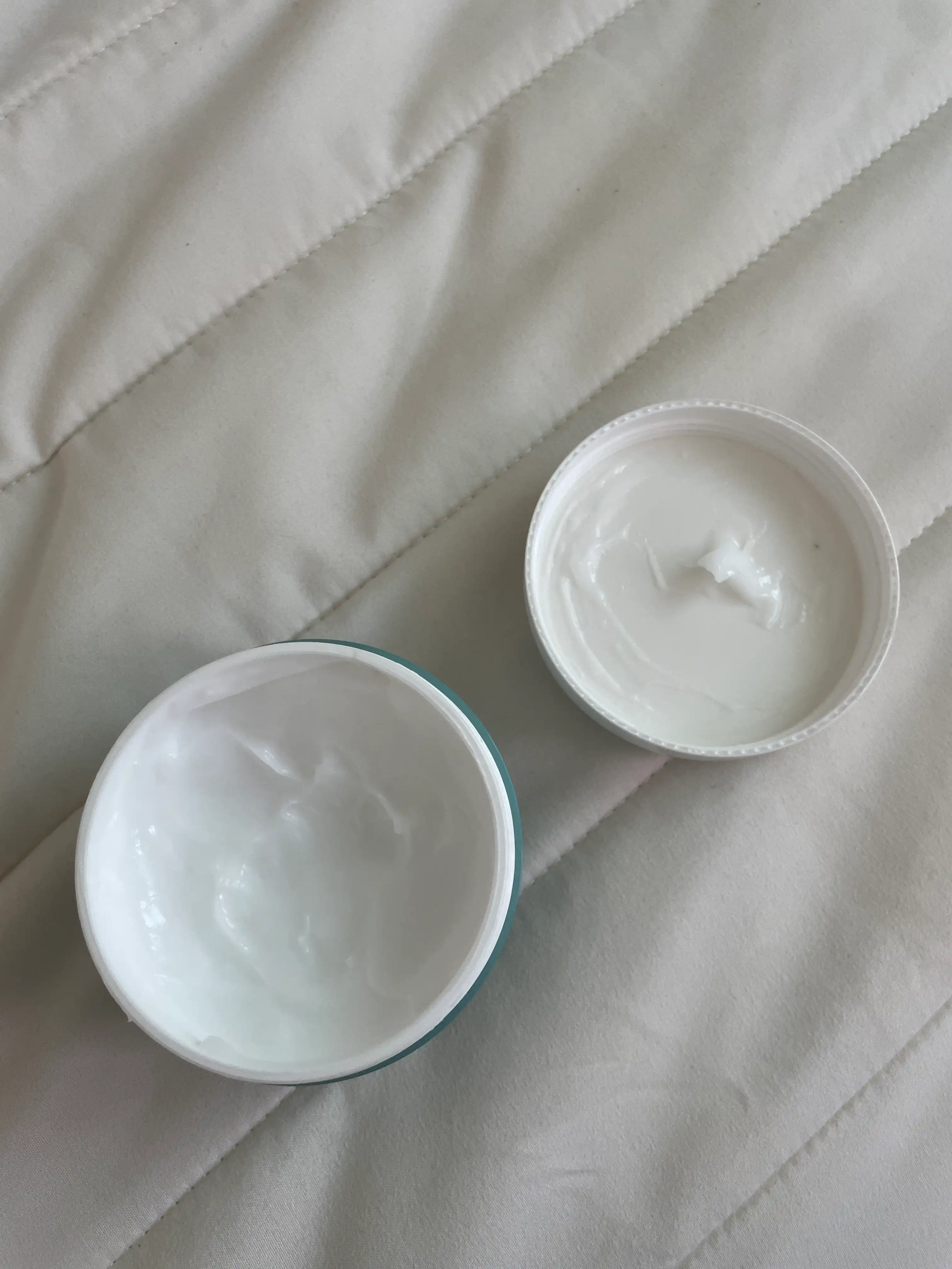 언니의파우치 리뷰 이미지 2 - [ 히알루론 모이스춰 수분크림]