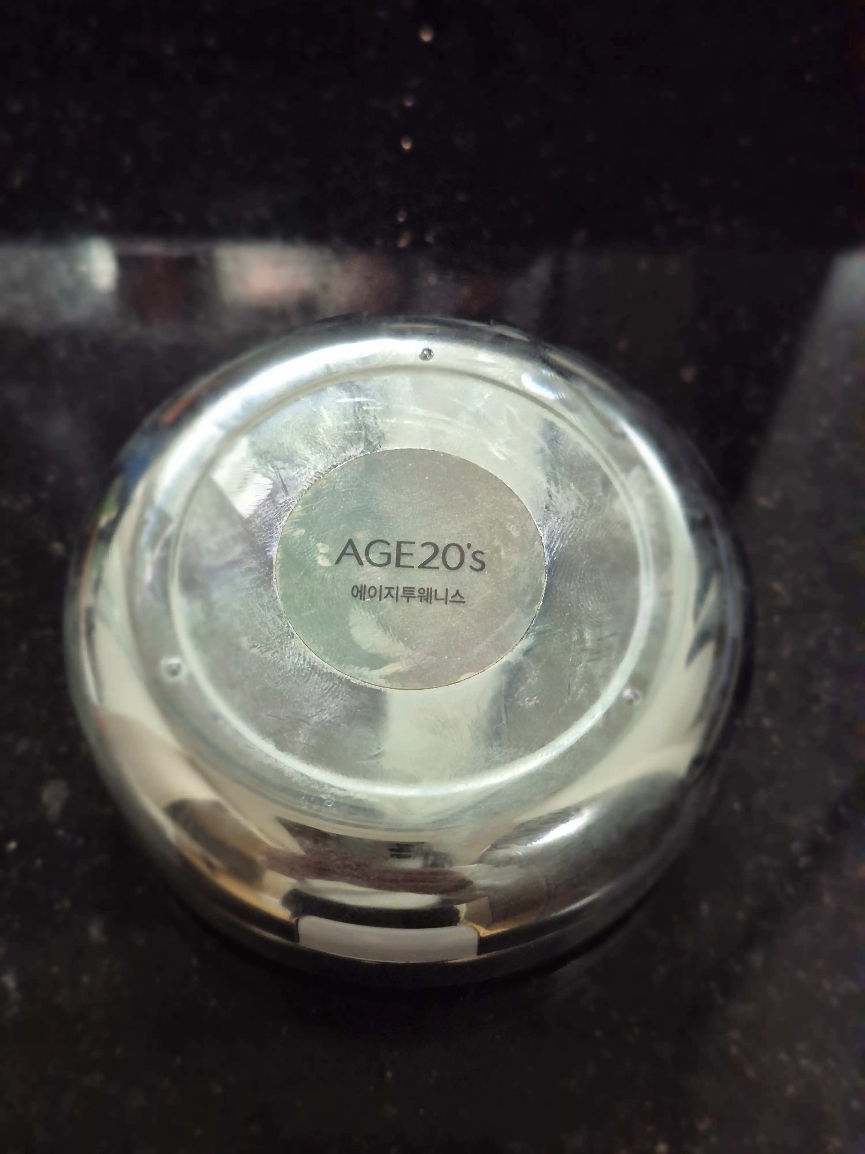 언니의파우치 리뷰 이미지 2 - [뉴오리지널 에센스 커버팩트 스파클에디션 화이트 라떼]