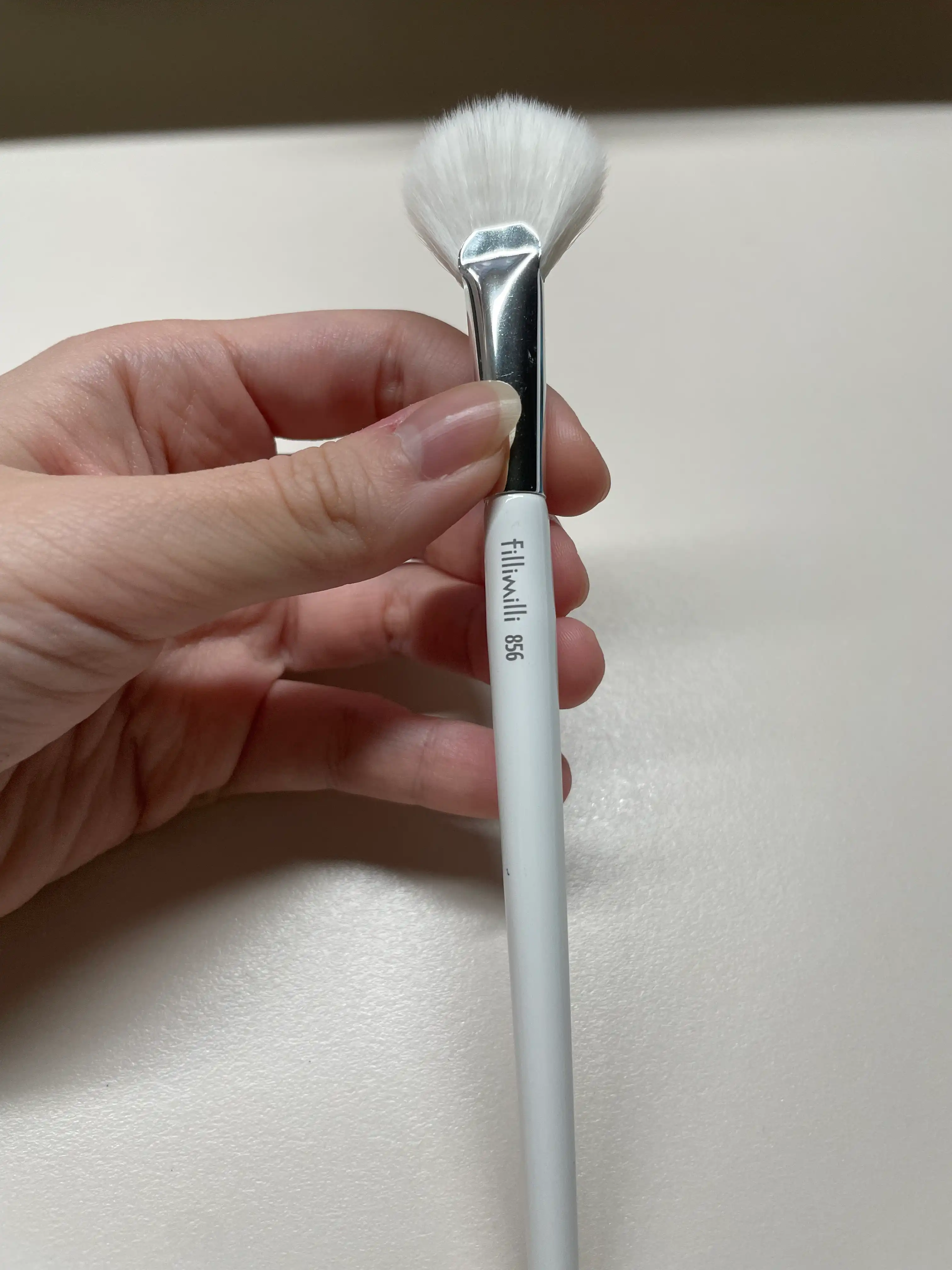 언니의파우치 리뷰 이미지 - [하이라이터 팬 브러시 856]