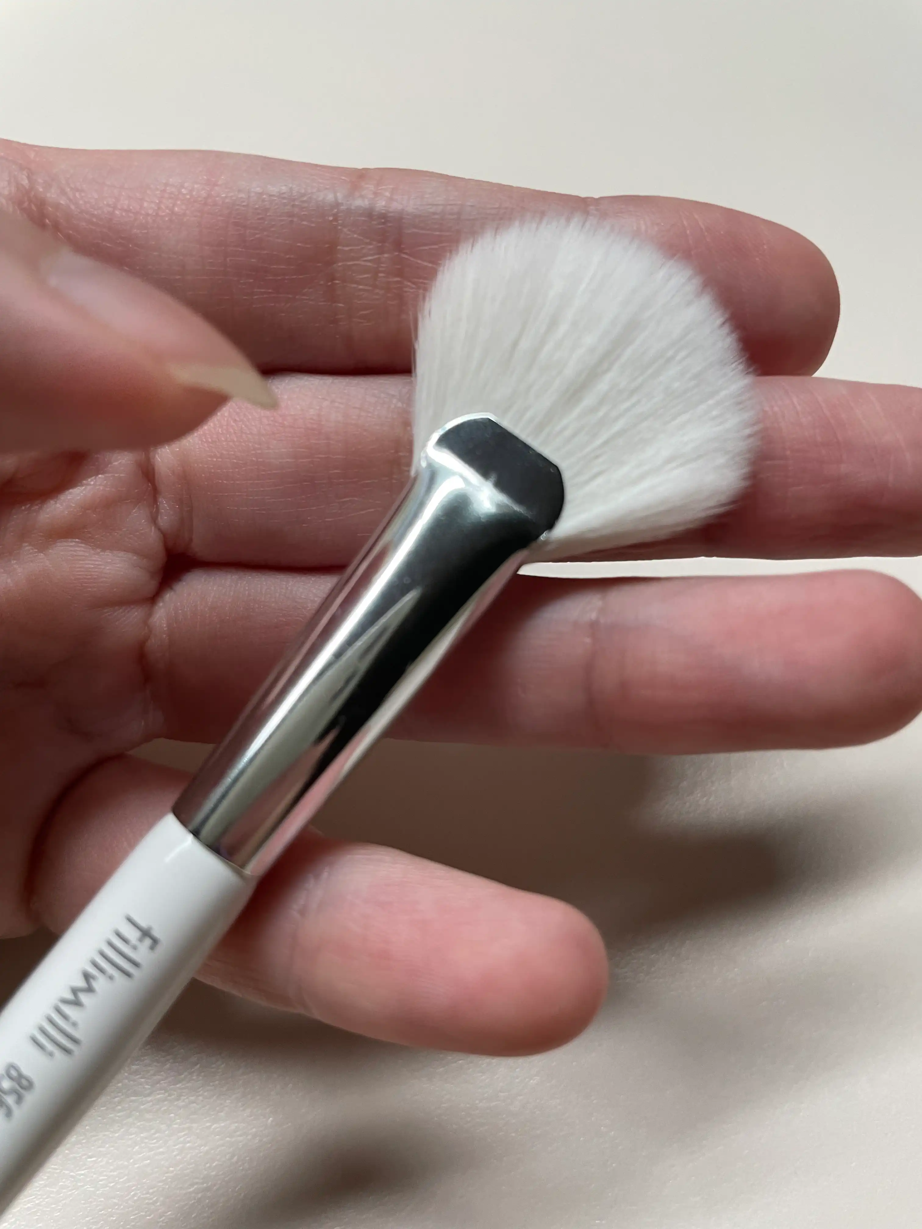 언니의파우치 리뷰 이미지 2 - [하이라이터 팬 브러시 856]