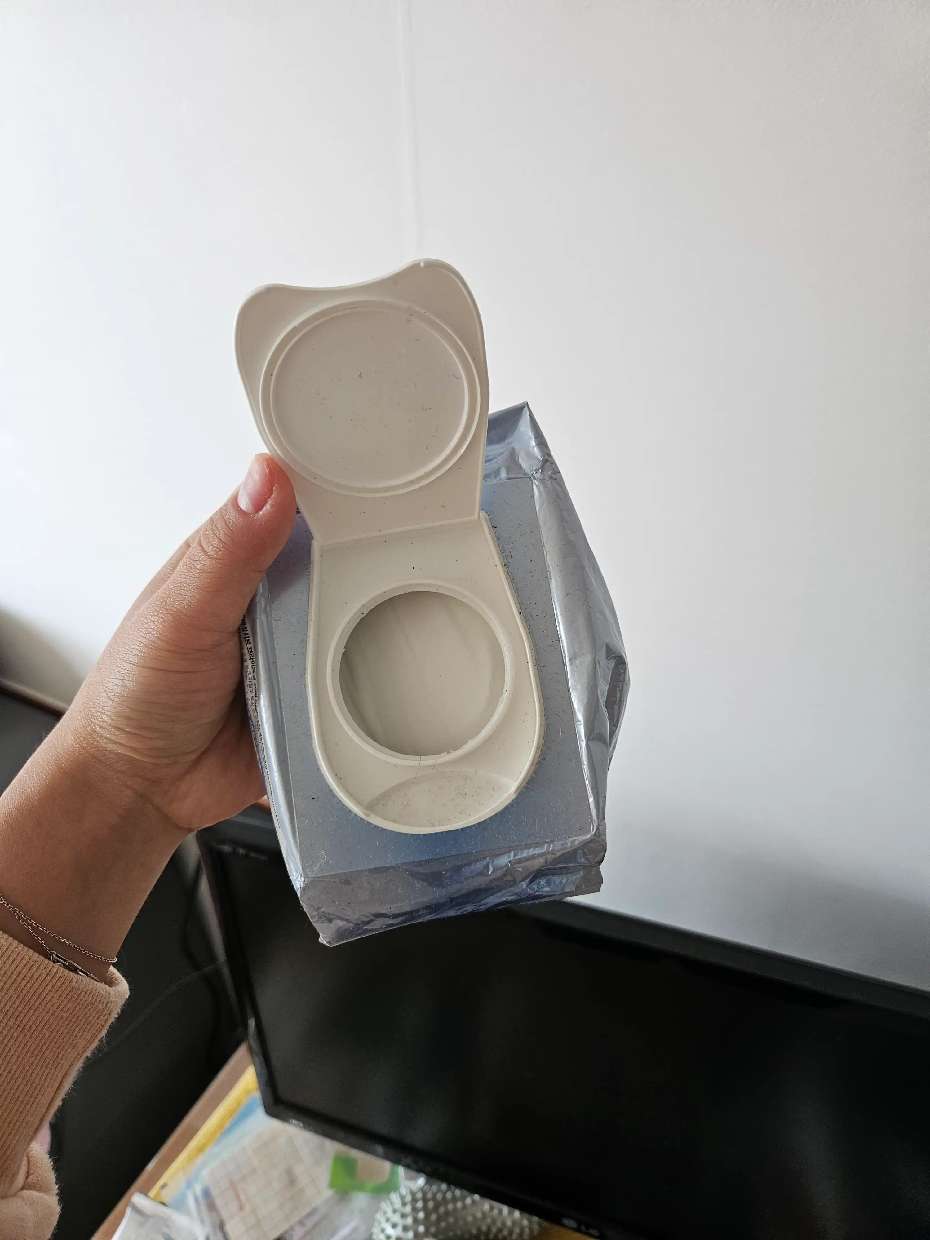 언니의파우치 리뷰 이미지 3 - [미셀라 클렌징 티슈 브라이트닝]