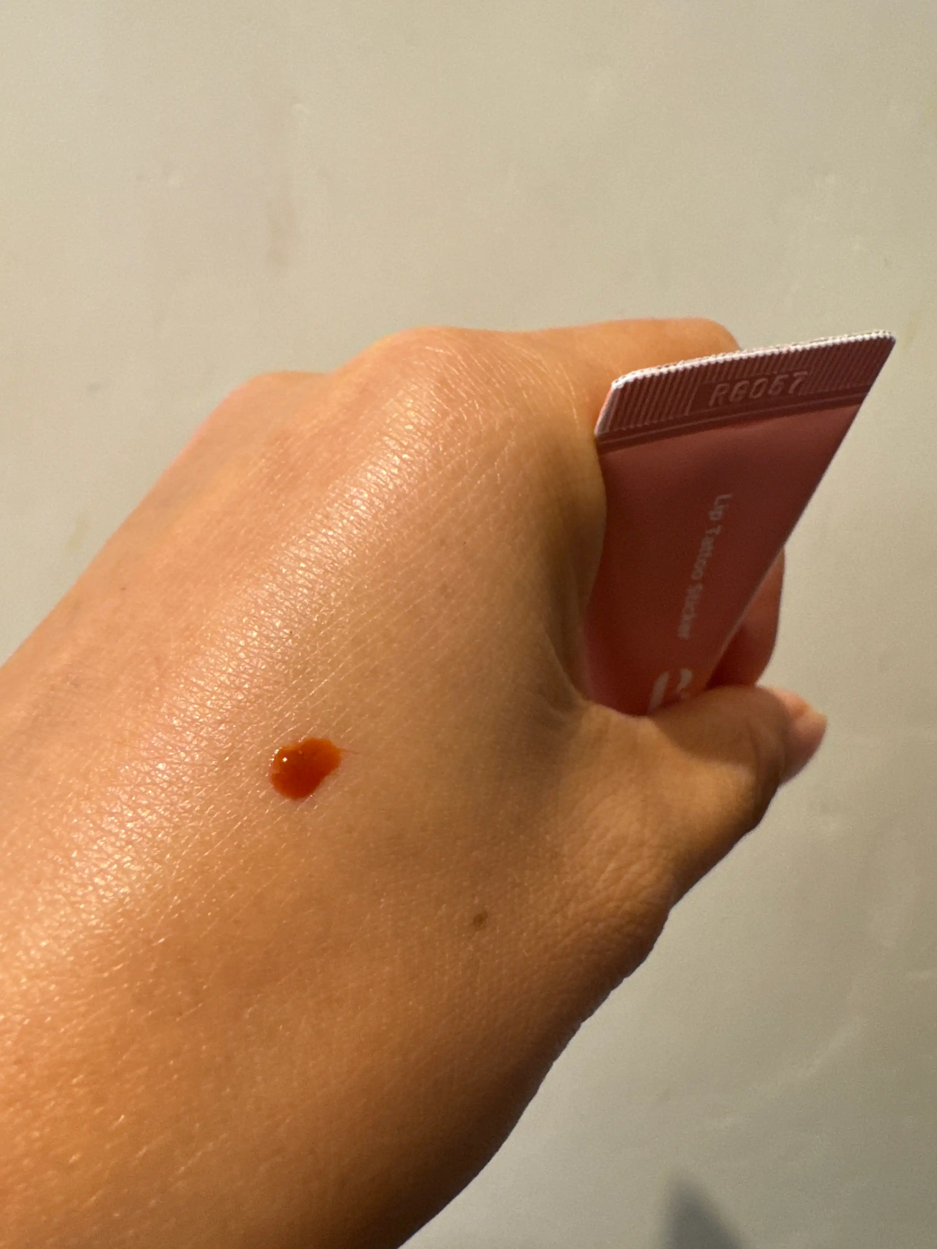 언니의파우치 리뷰 이미지 3 - [립 타투 스티커]