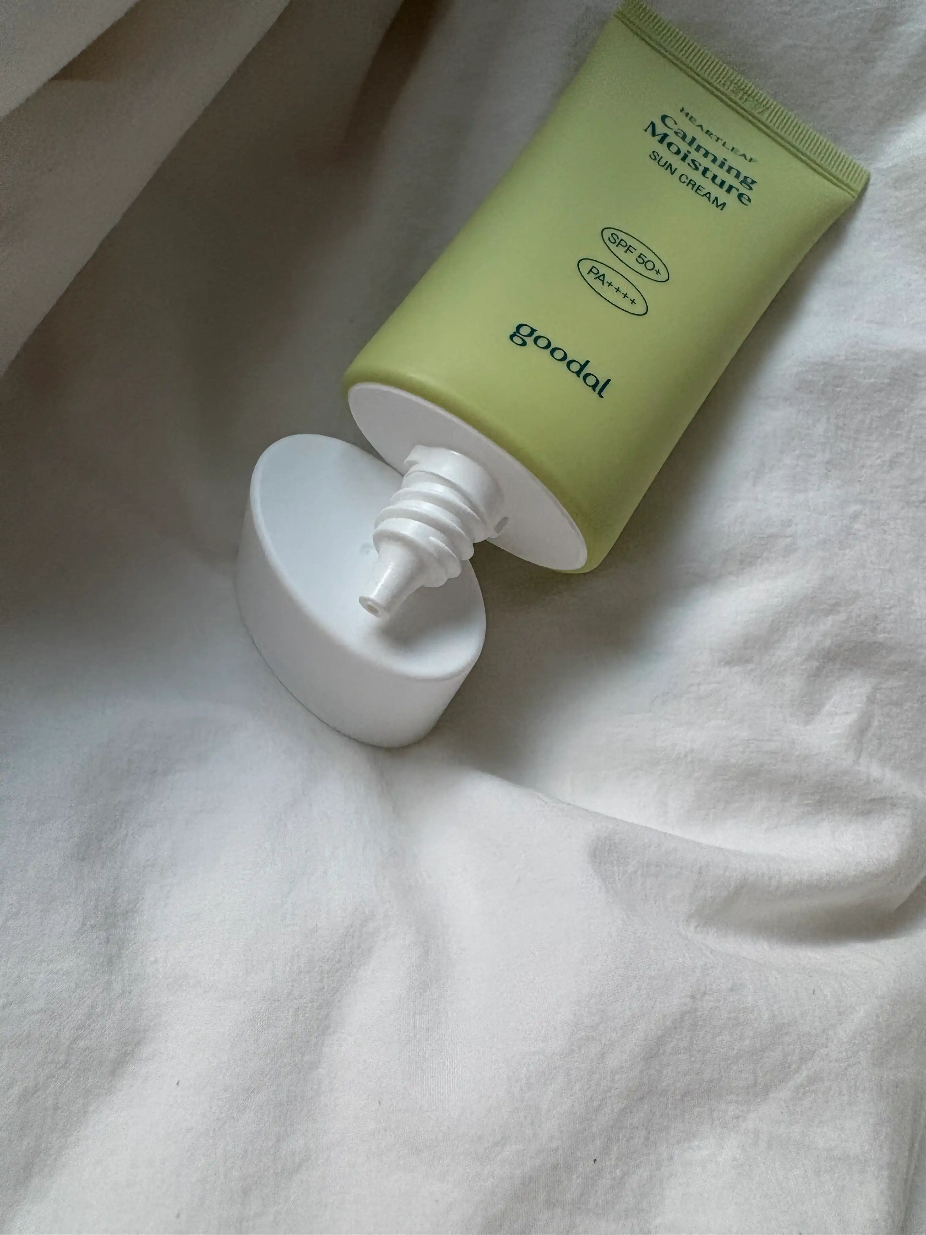 언니의파우치 리뷰 이미지 2 - [맑은 어성초 진정 수분 선크림]