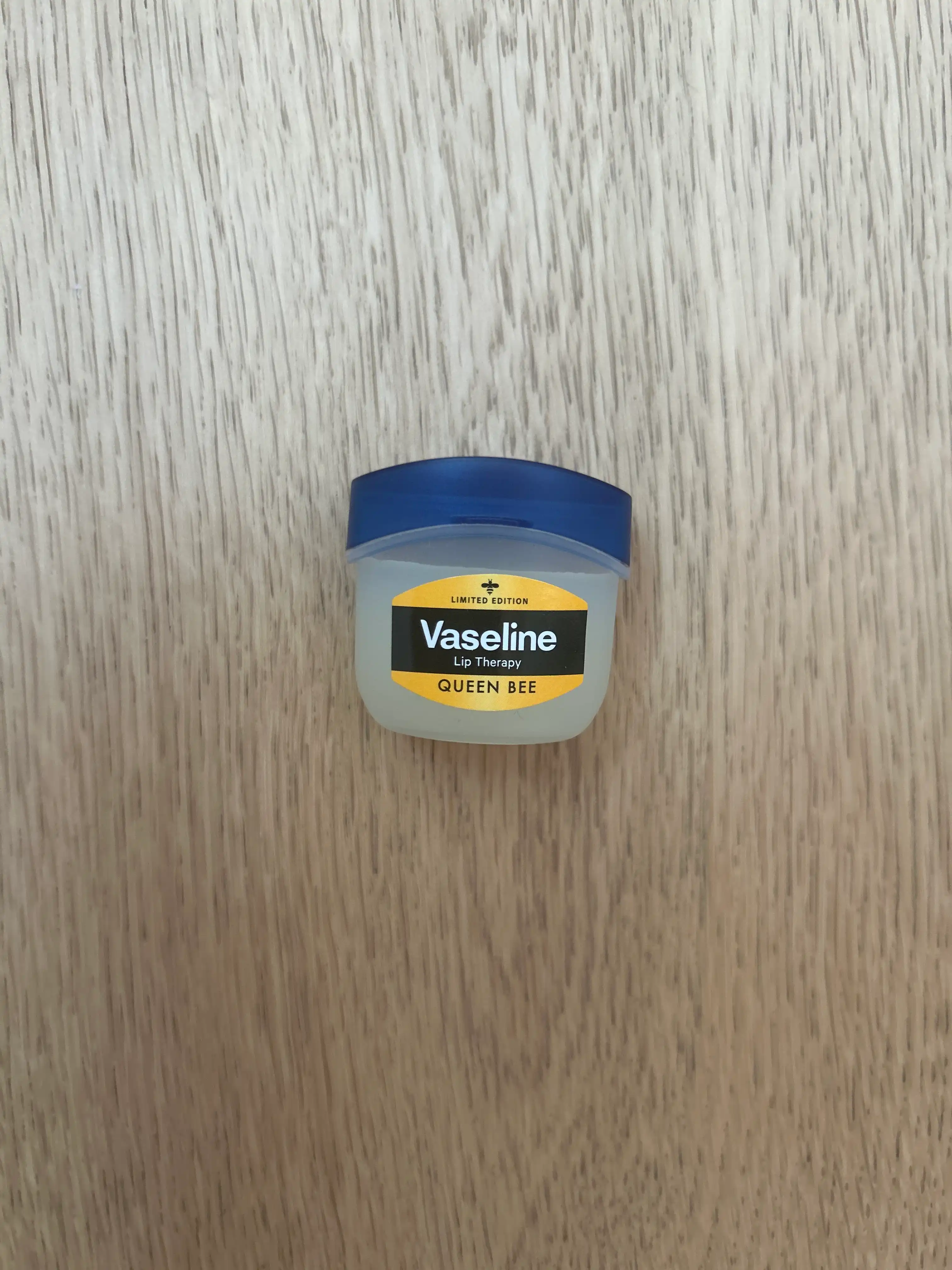 언니의파우치 리뷰 이미지 2 - [립테라피 미니자 립밤 퀸비]