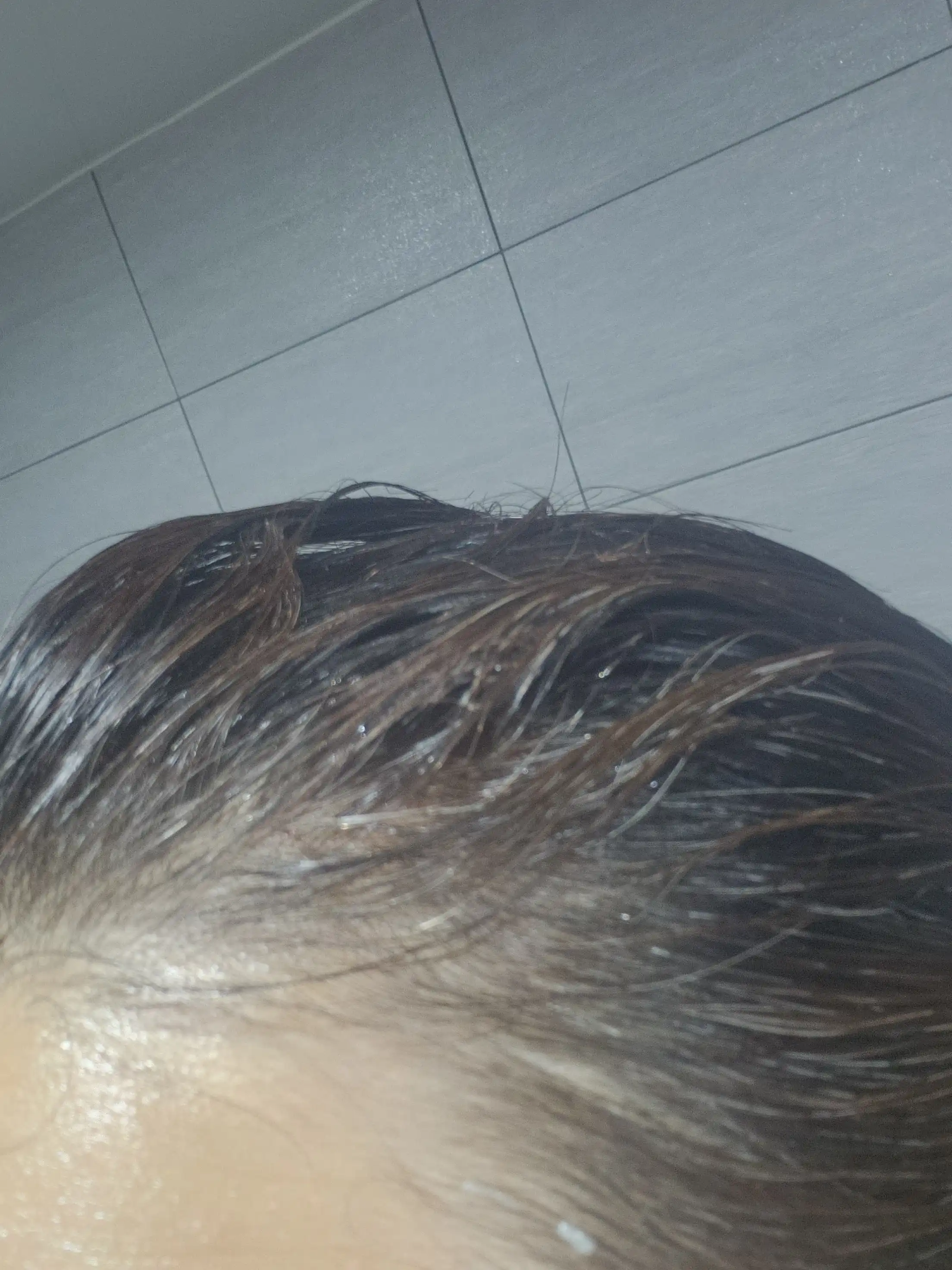 언니의파우치 리뷰 이미지 4 - [프로페셔널 럭셔리 컬러 체인지 블랙 샴푸]