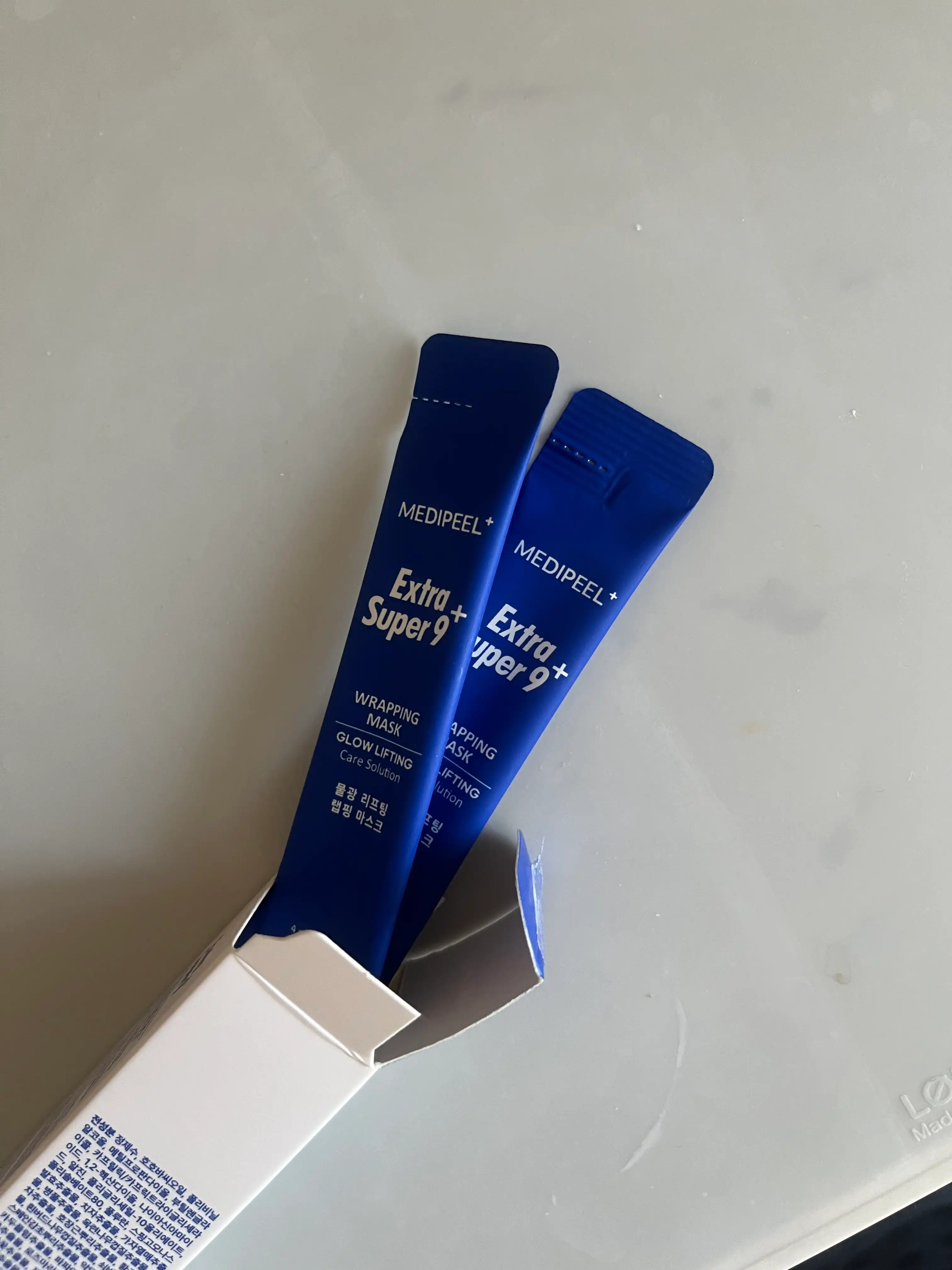 언니의파우치 리뷰 이미지 3 - [엑스트라 슈퍼 9 플러스 물광 리프팅 랩핑 마스크]