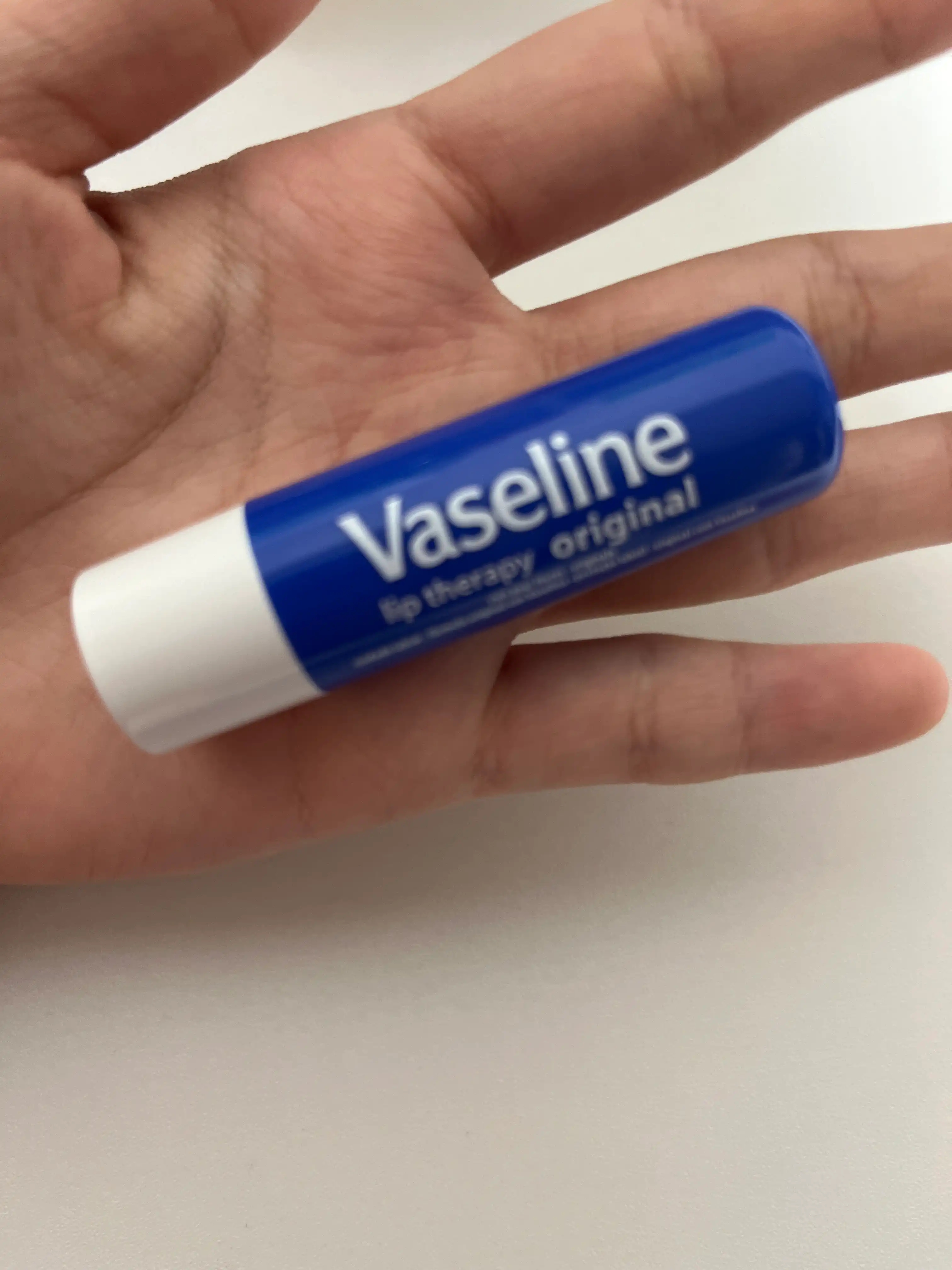 언니의파우치 리뷰 이미지 2 - [립테라피 스틱 [오리지널]]