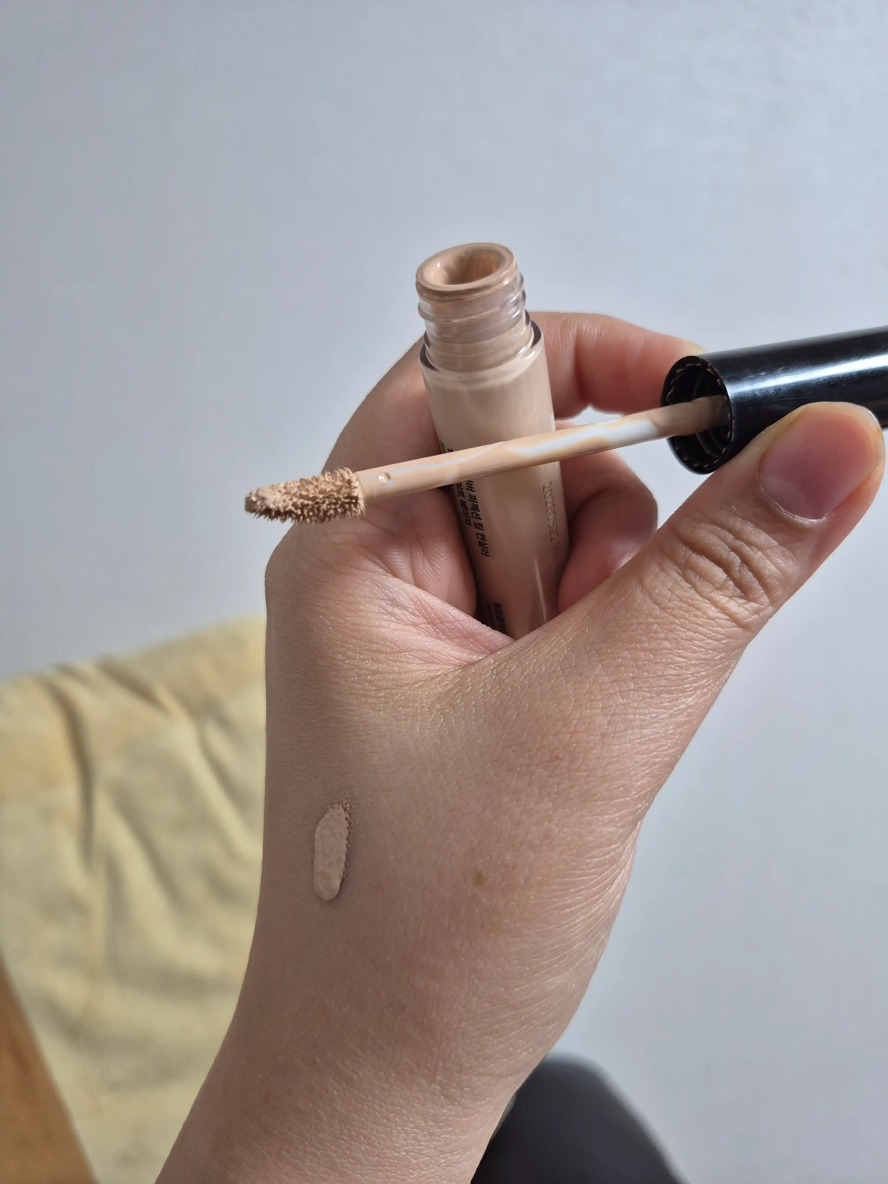 언니의파우치 리뷰 이미지 2 - [커버 퍼펙션 팁 컨실러]