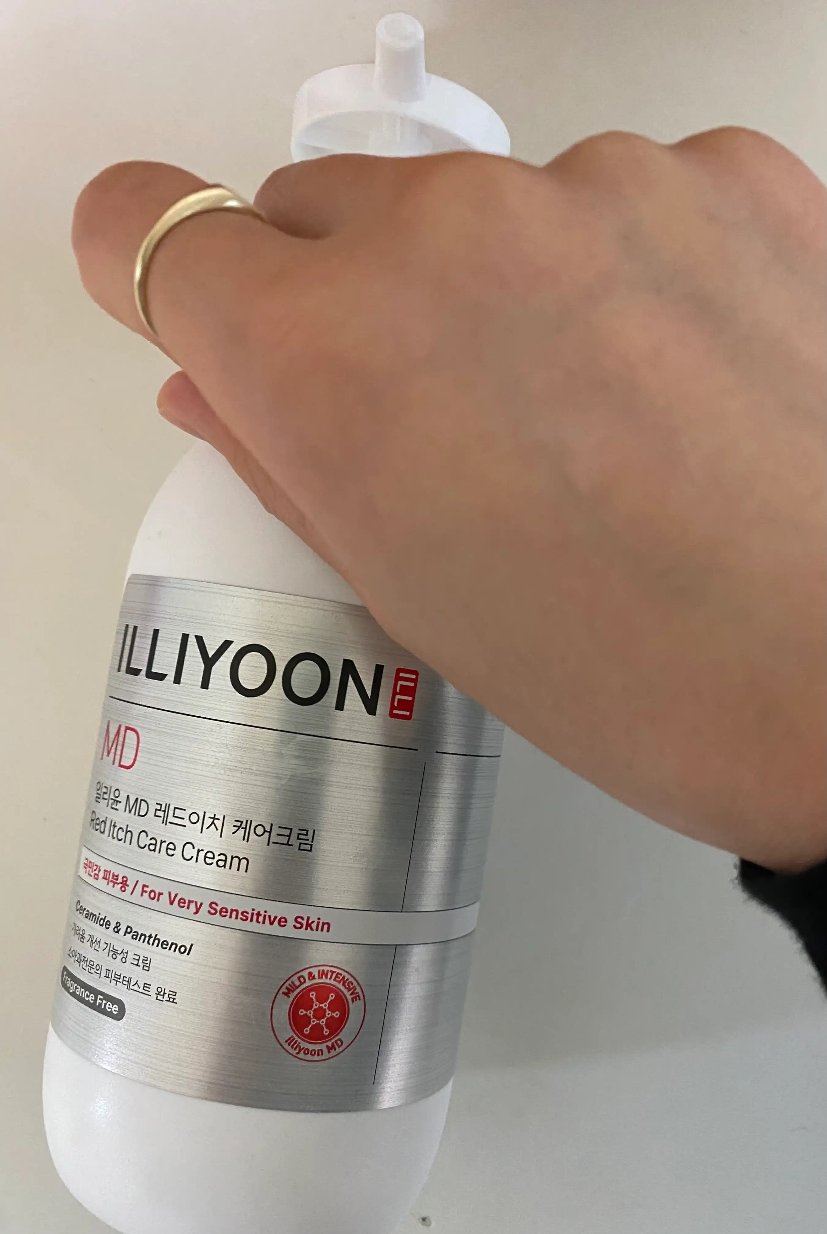 언니의파우치 리뷰 이미지 4 - [MD 레드이치 케어크림]