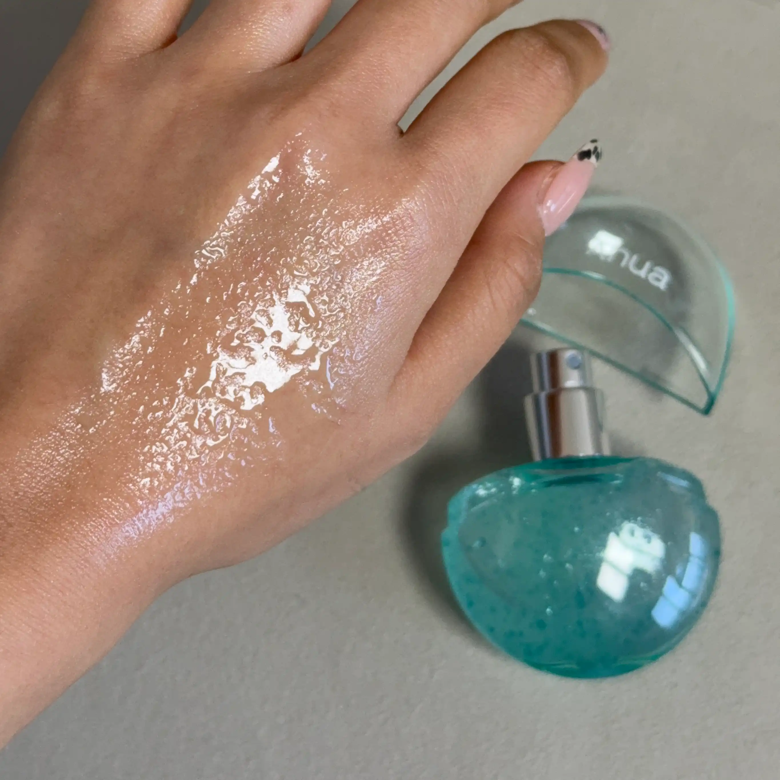 언니의파우치 리뷰 이미지 2 - [피디알엔 히알루론산 수분 캡슐 미스트]