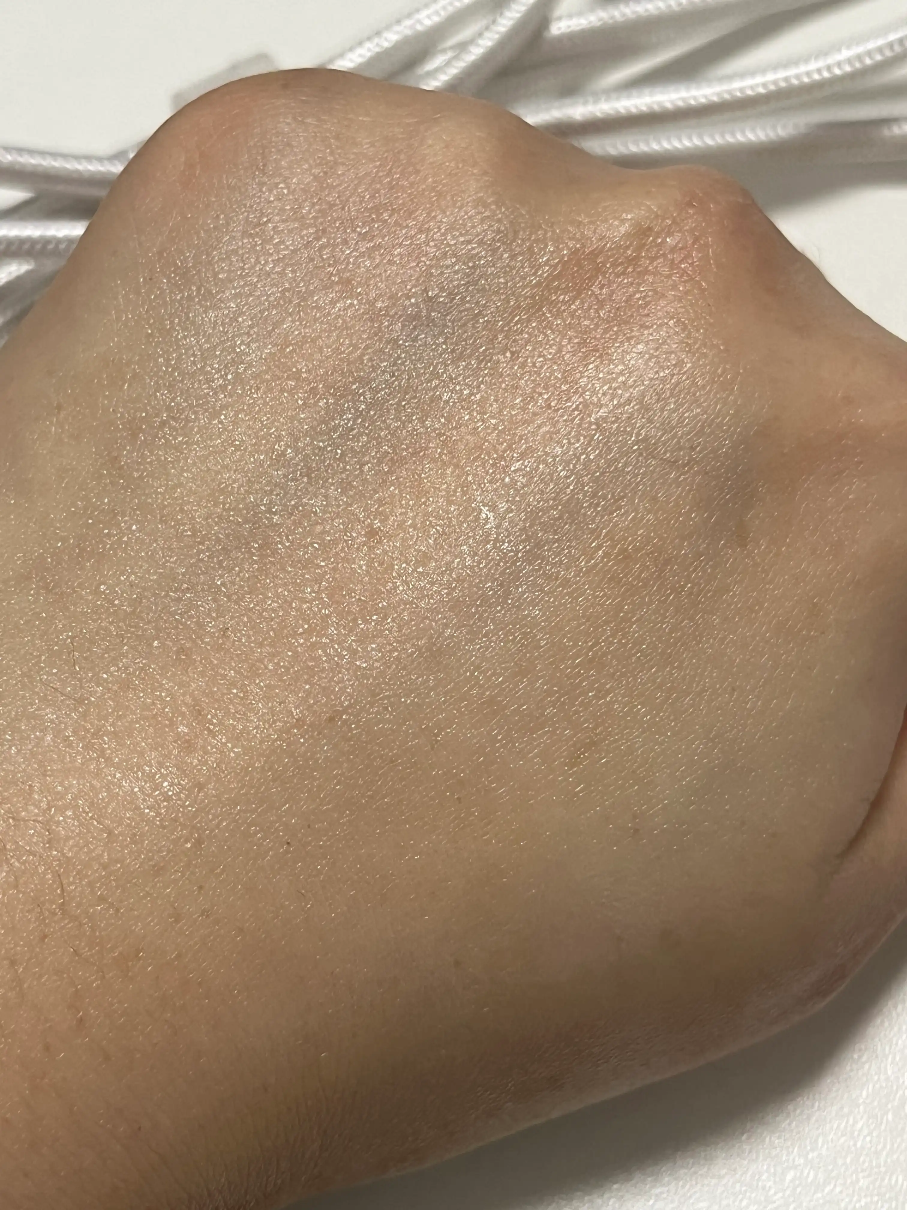 언니의파우치 리뷰 이미지 4 - [다이브인 모이스처 선크림]