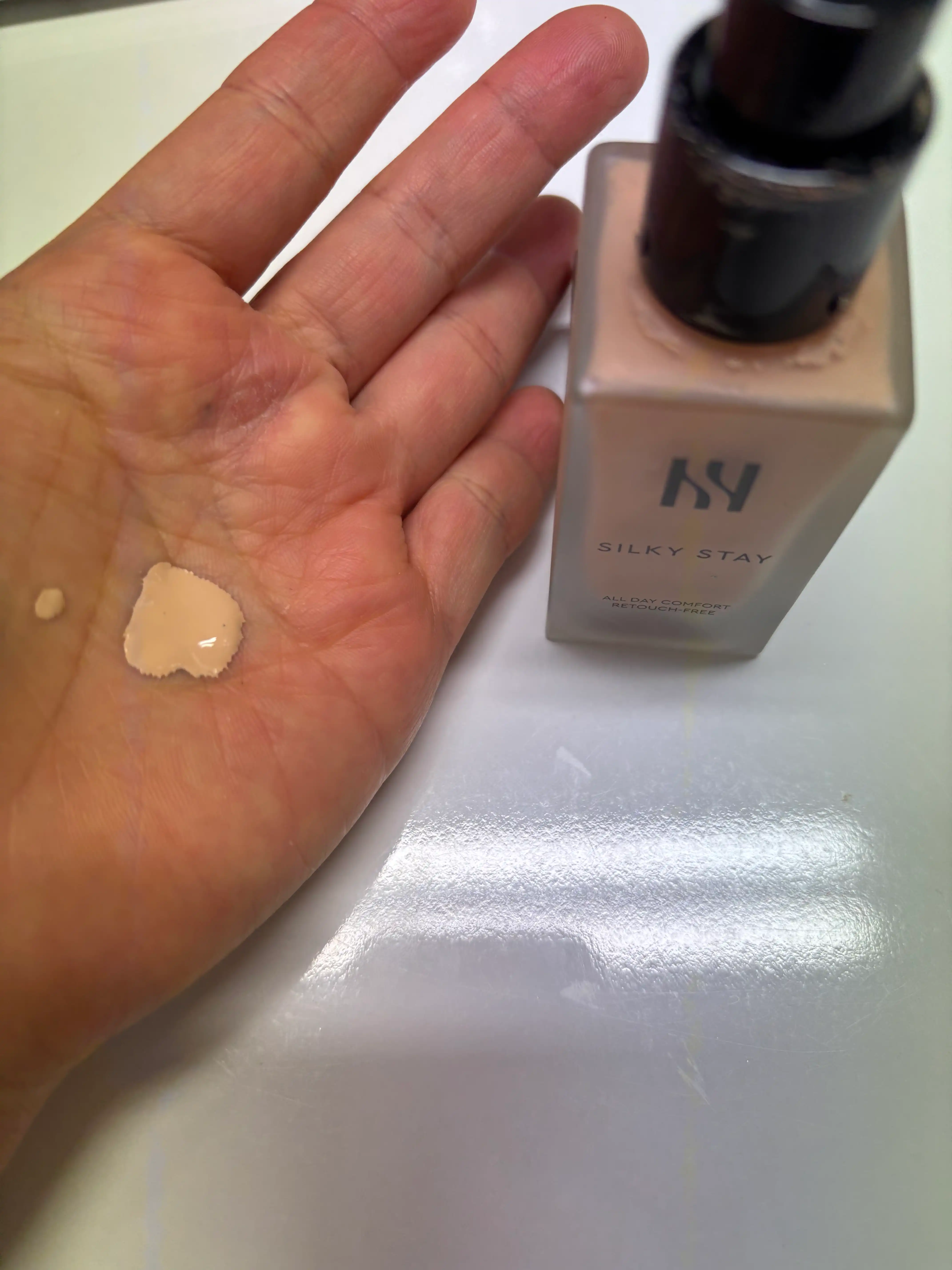 언니의파우치 리뷰 이미지 2 - [실키 스테이 24H 롱웨어 파운데이션]