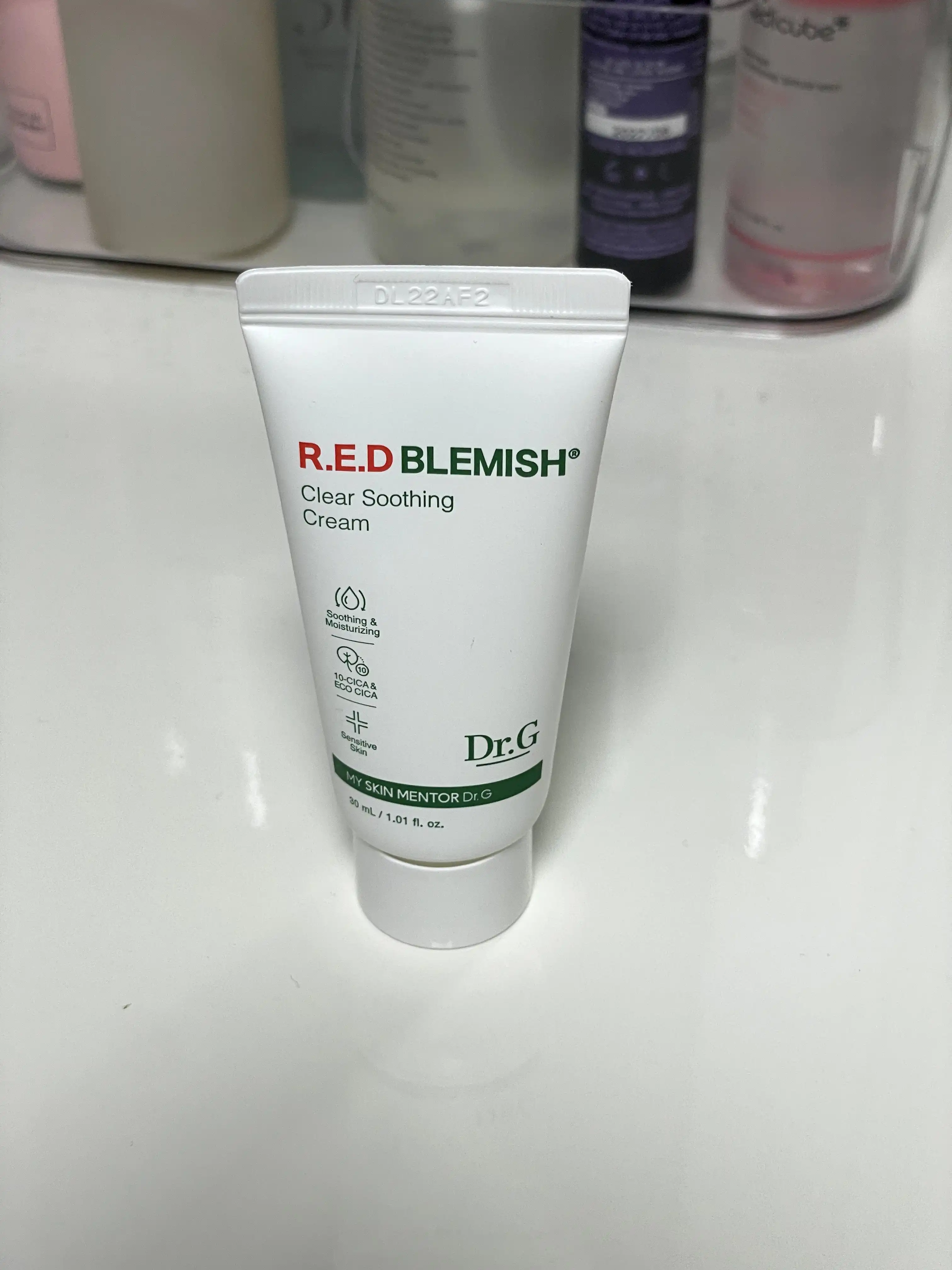 언니의파우치 리뷰 이미지 3 - [레드 블레미쉬 클리어 수딩 크림(튜브)]