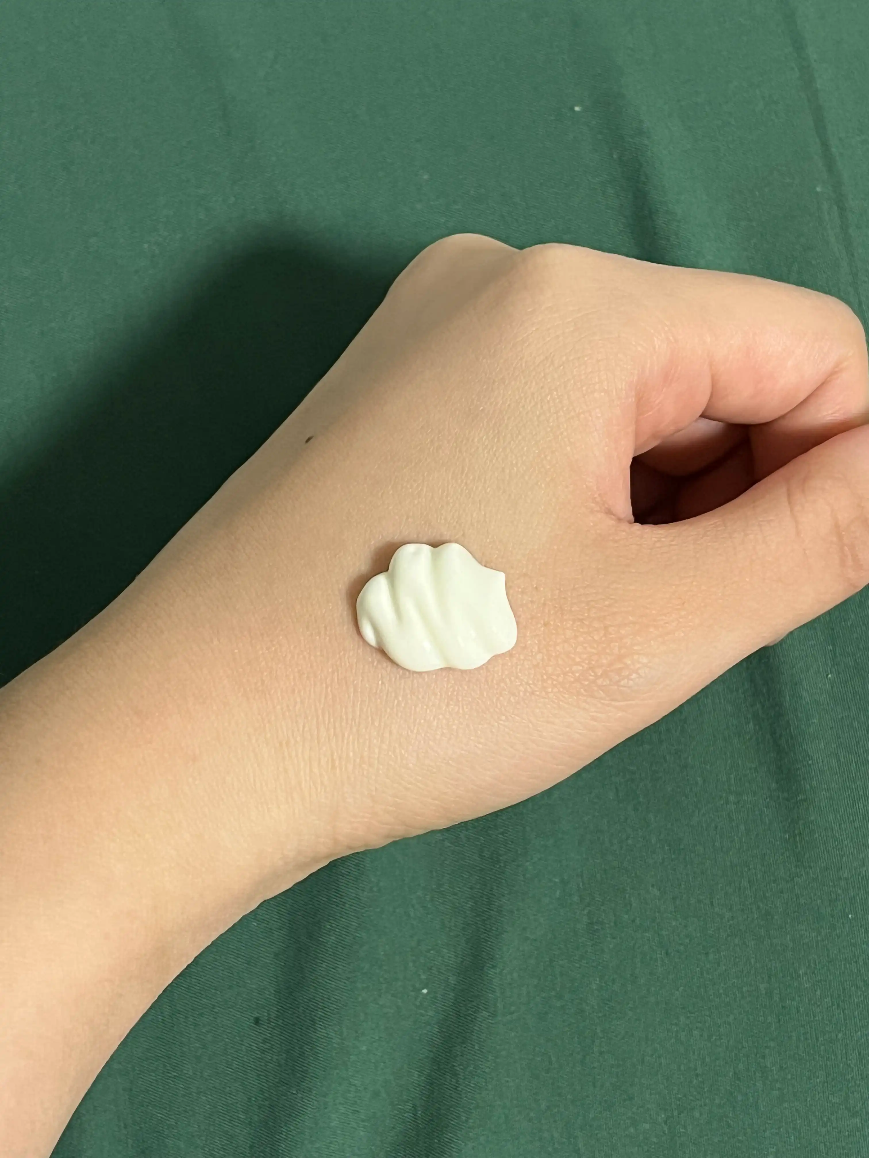 언니의파우치 리뷰 이미지 2 - [워터풀 에센스 선크림]